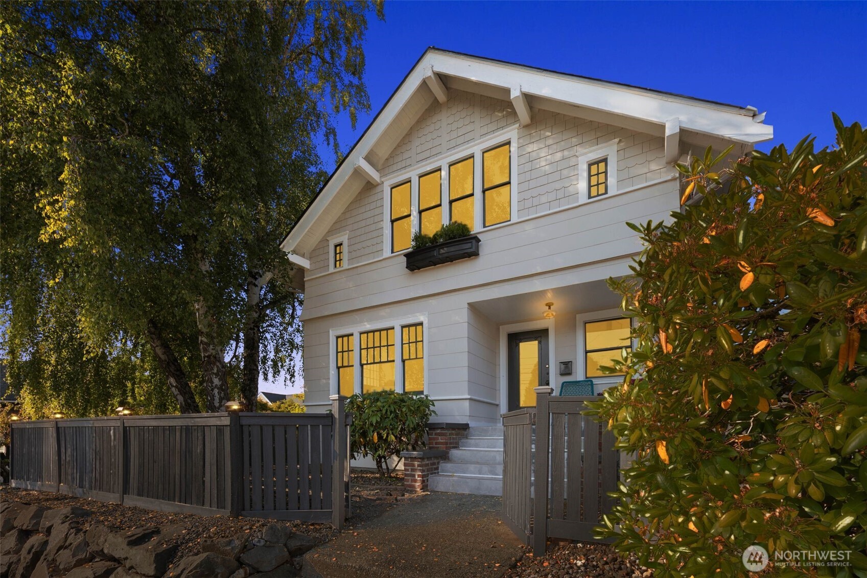20 W McGraw Street