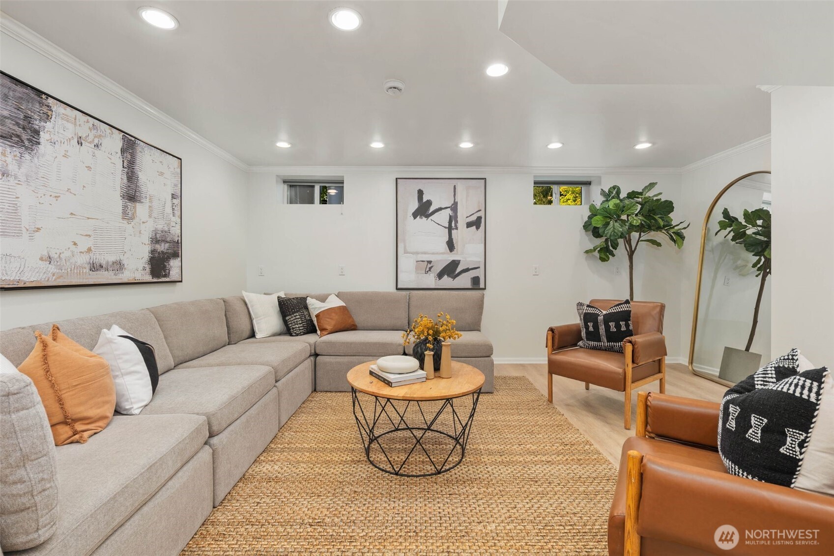 20 W McGraw Street