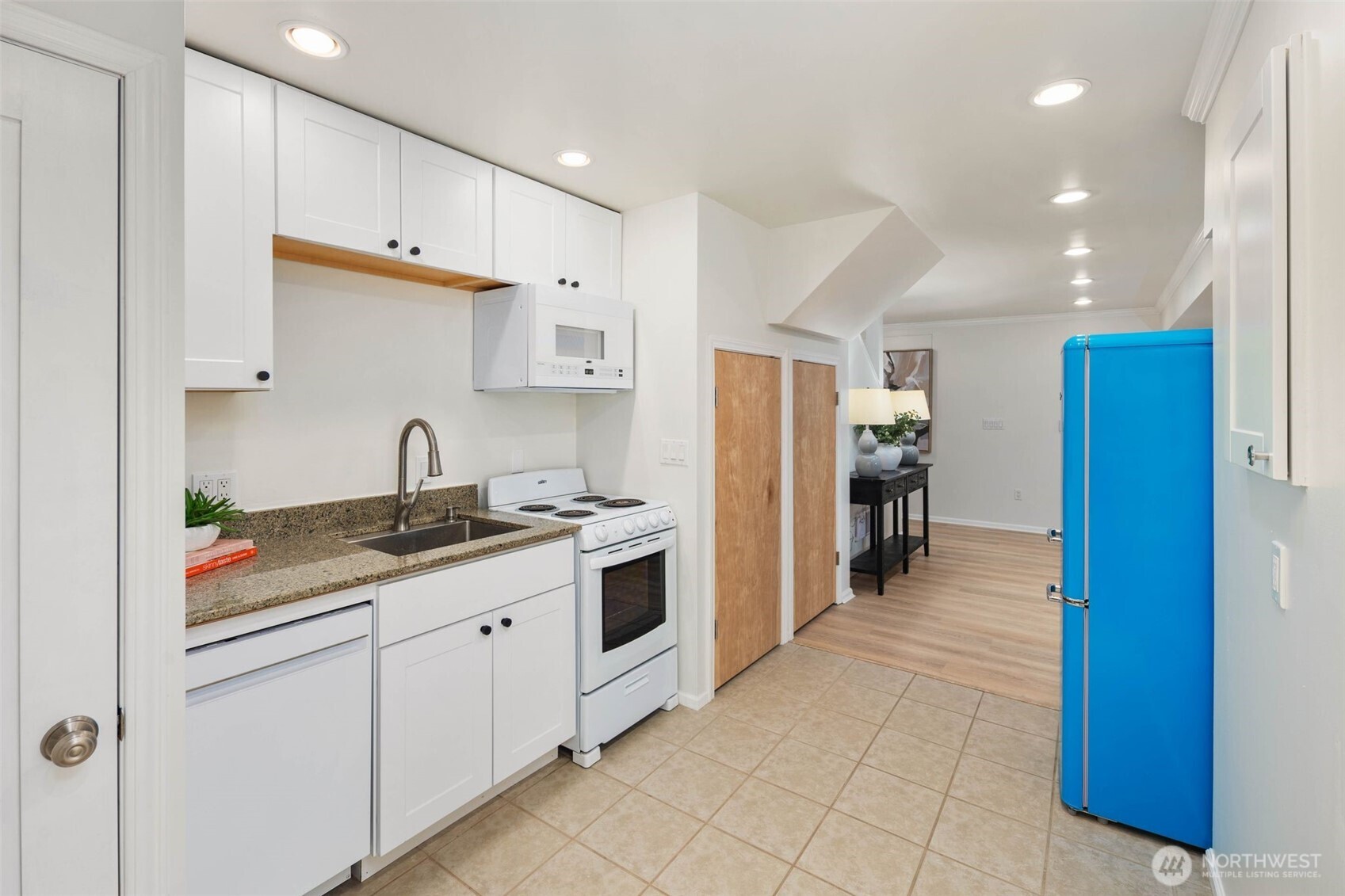 20 W McGraw Street