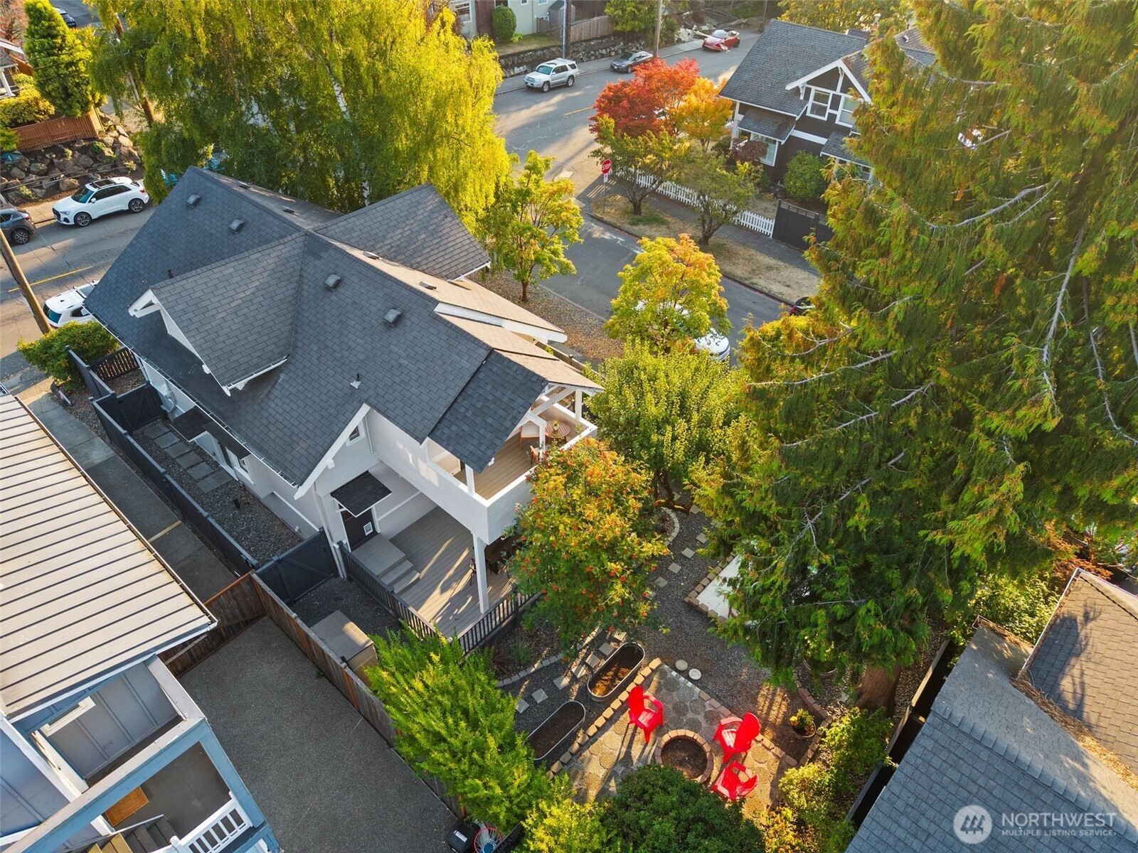 20 W McGraw Street