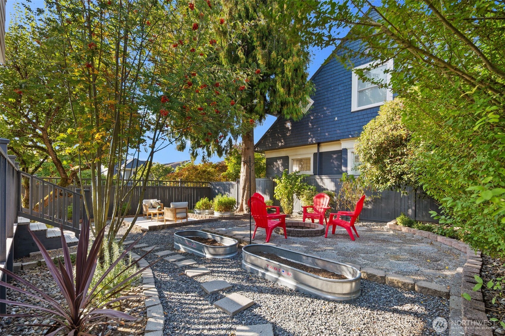 20 W McGraw Street