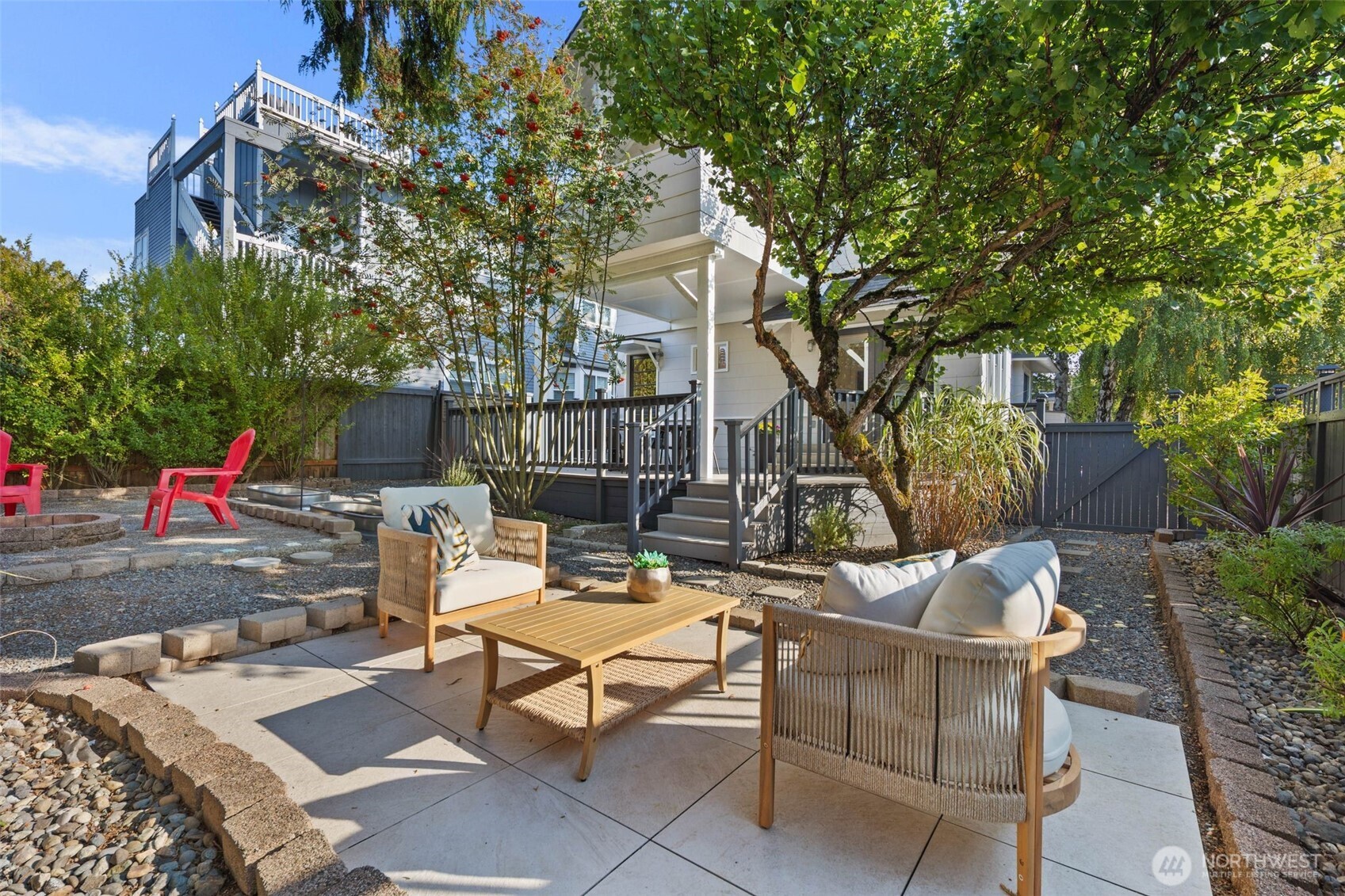 20 W McGraw Street