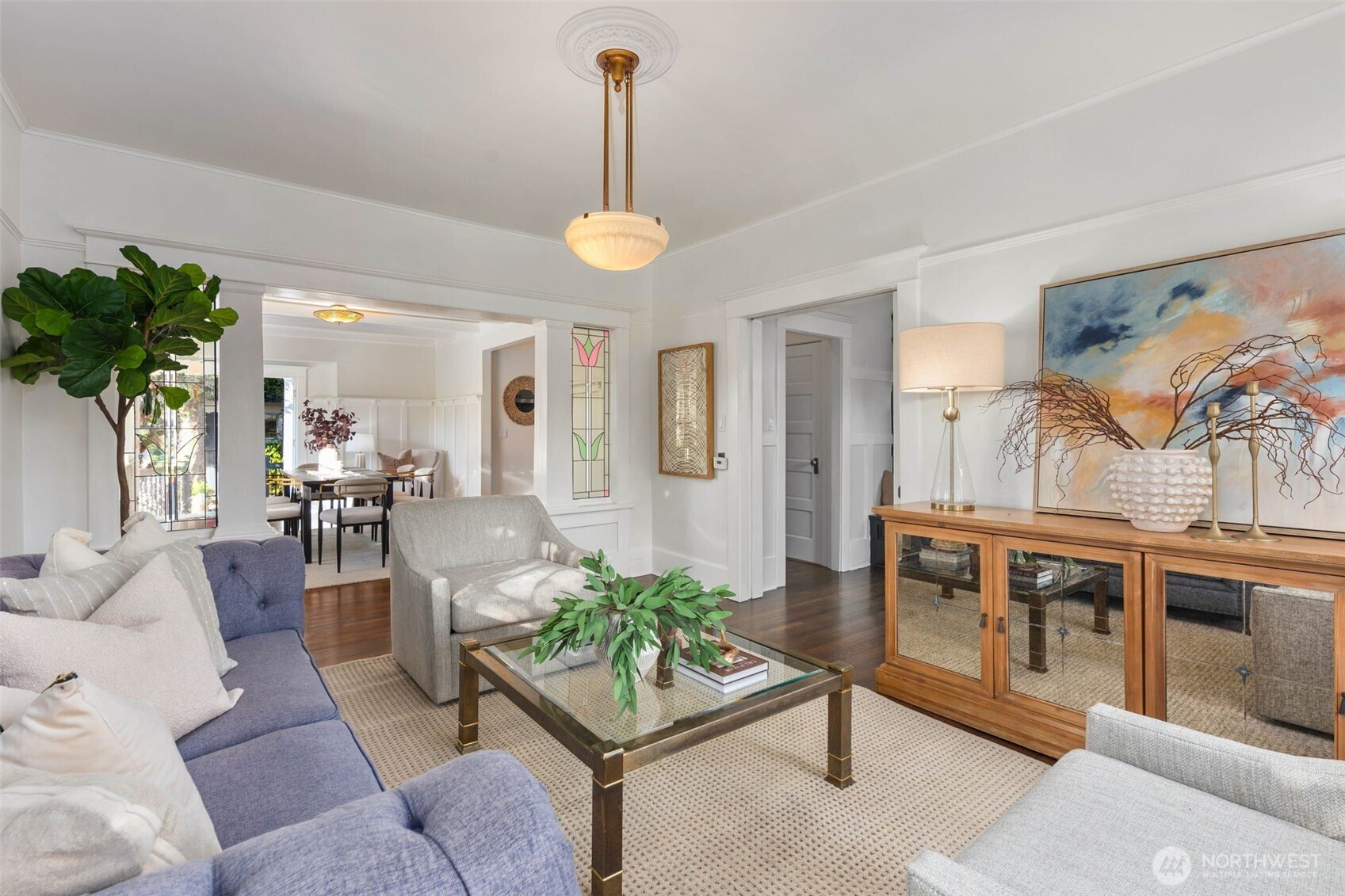 20 W McGraw Street