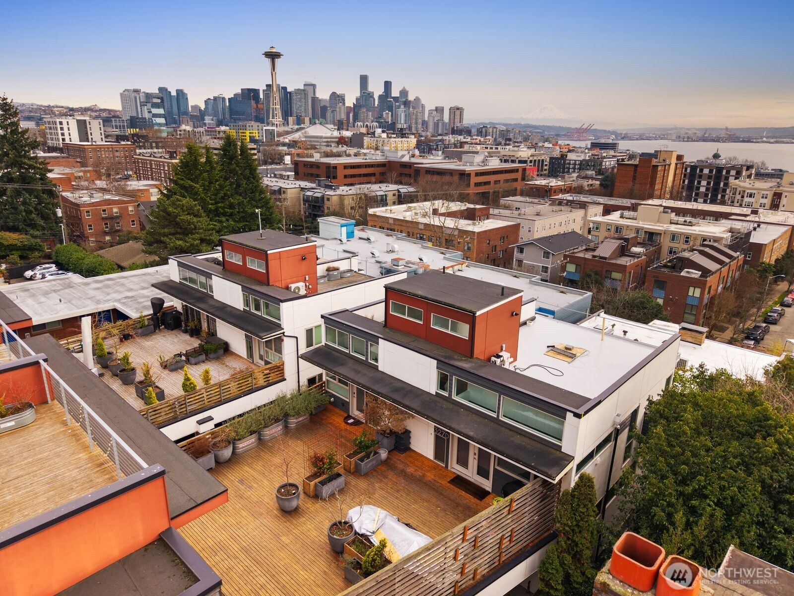 327 W Olympic Place Unit: C