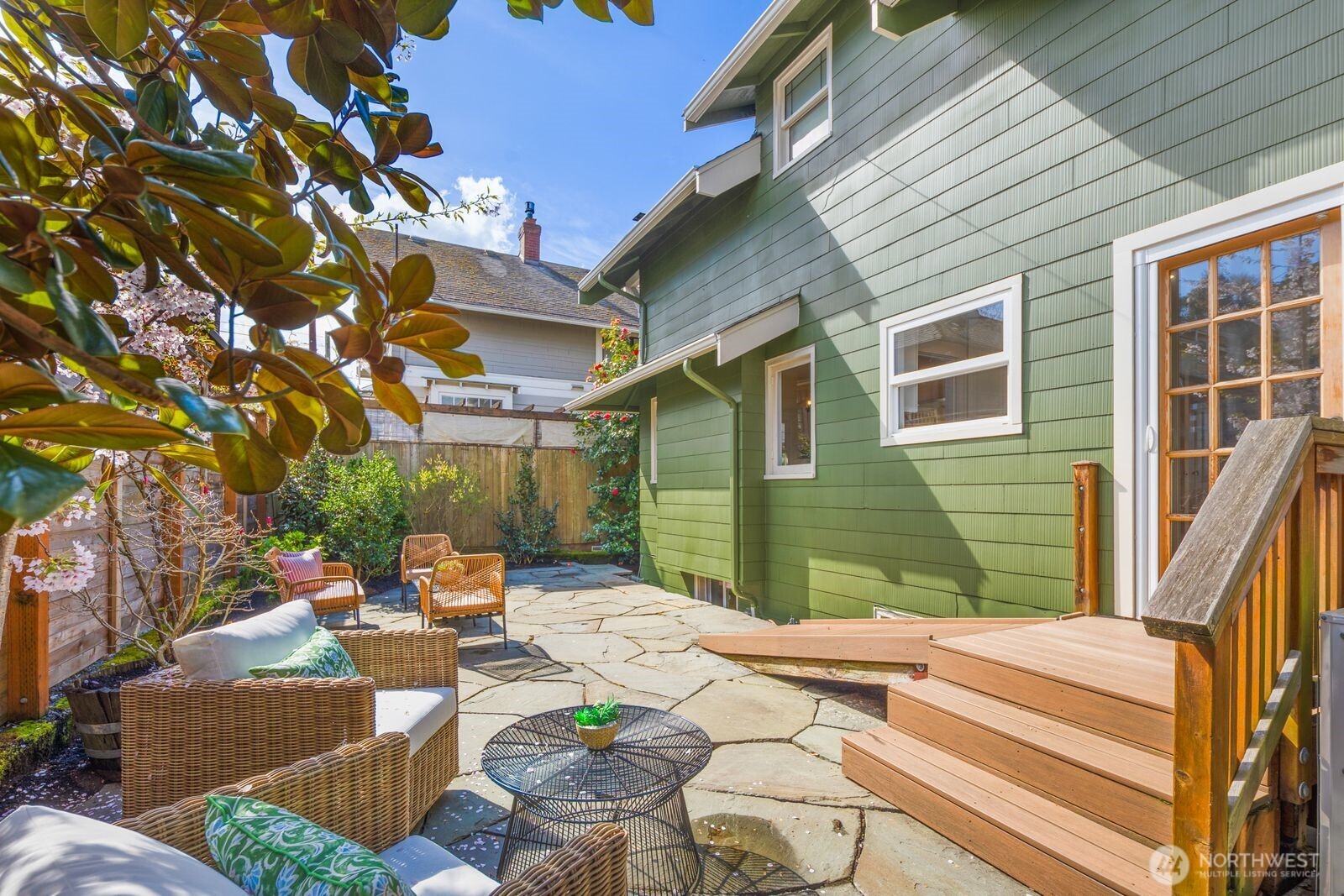 2556 10th Avenue W