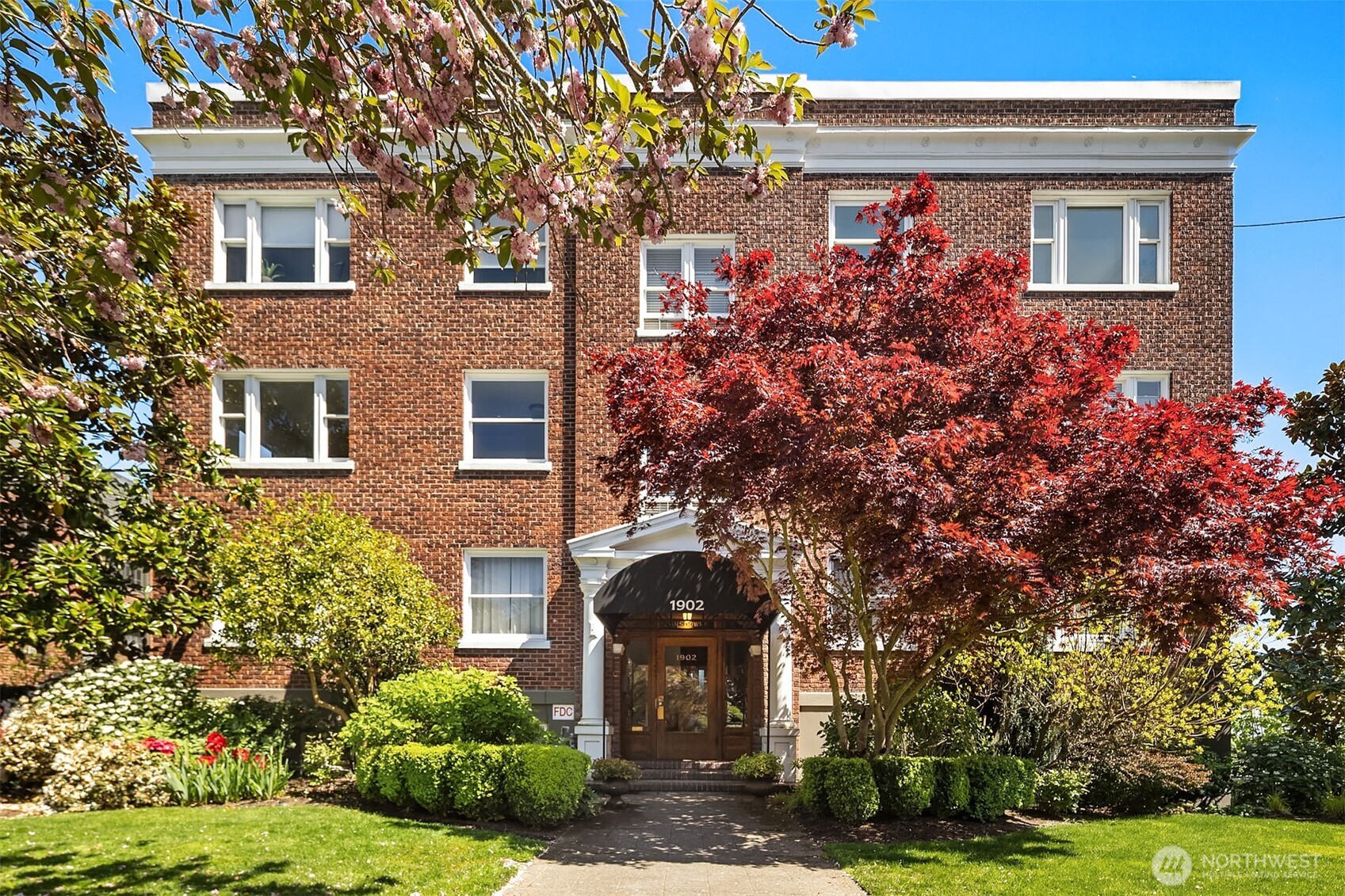 1902 Bigelow Avenue N Unit: 403