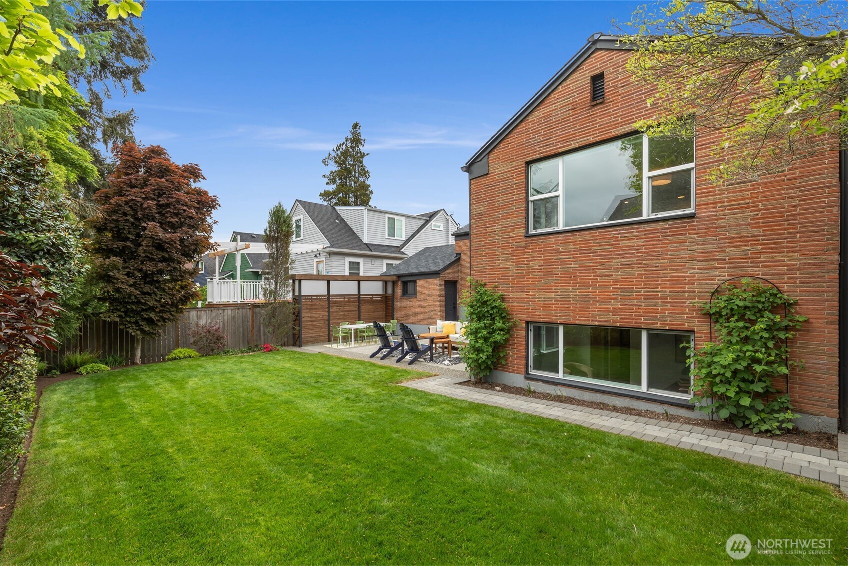 551 NE 84th Street