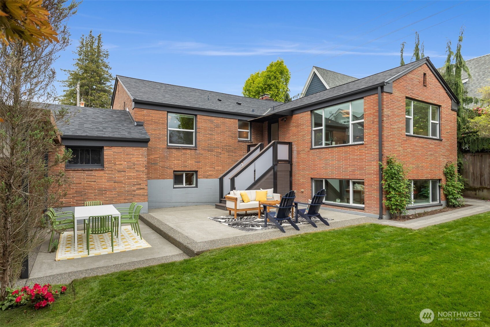 551 NE 84th Street