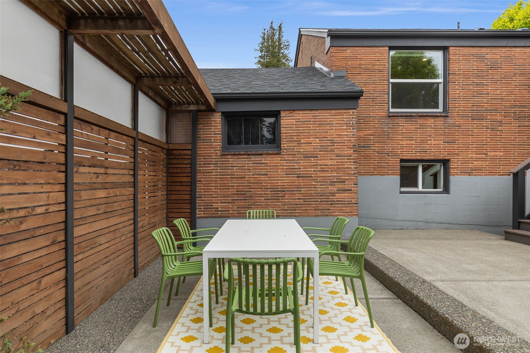 551 NE 84th Street
