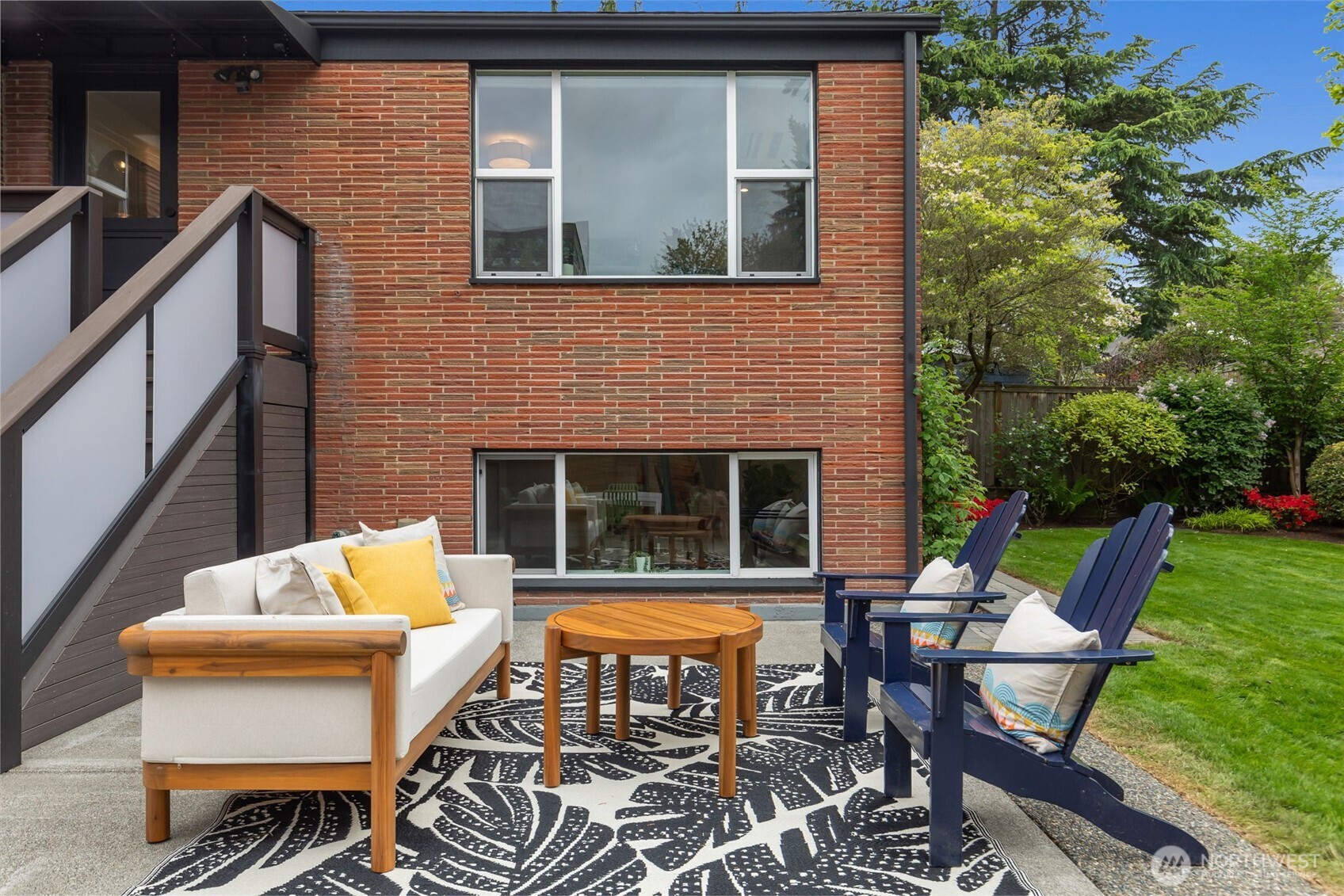 551 NE 84th Street