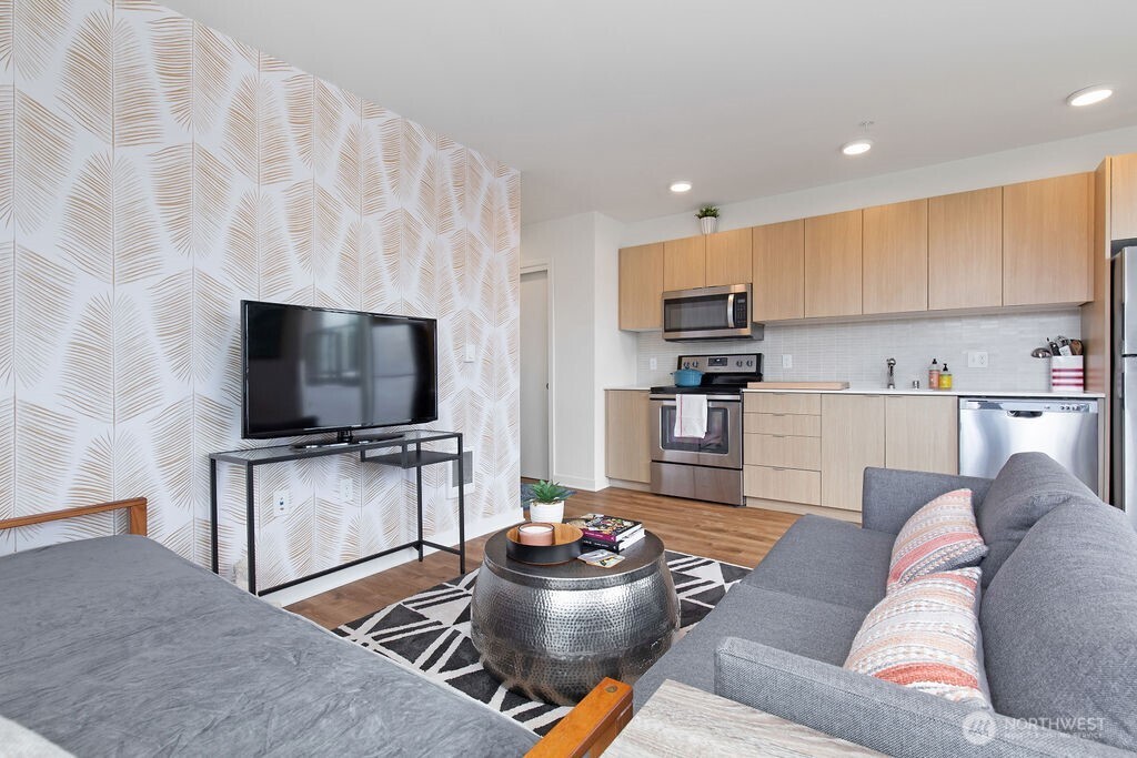 1601 N 45th Street Unit: 214