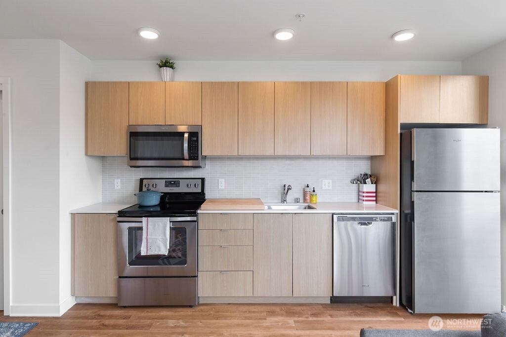 1601 N 45th Street Unit: 214