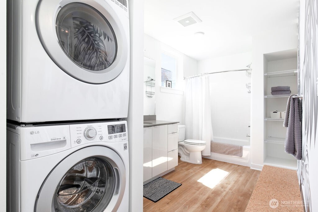 1601 N 45th Street Unit: 214