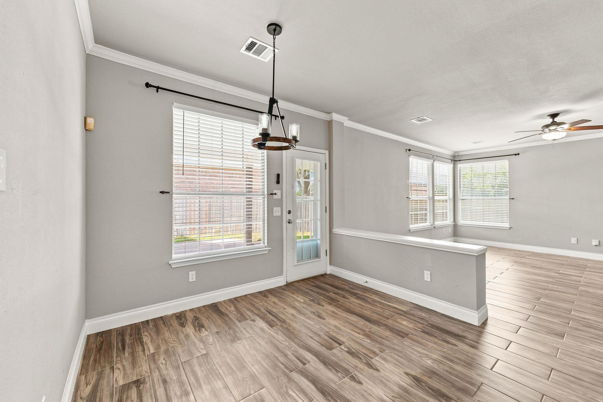1600 Viki Lynn CT