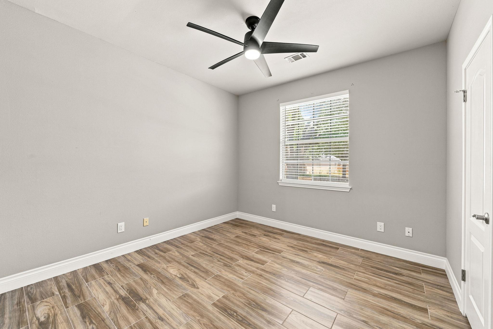 1600 Viki Lynn CT