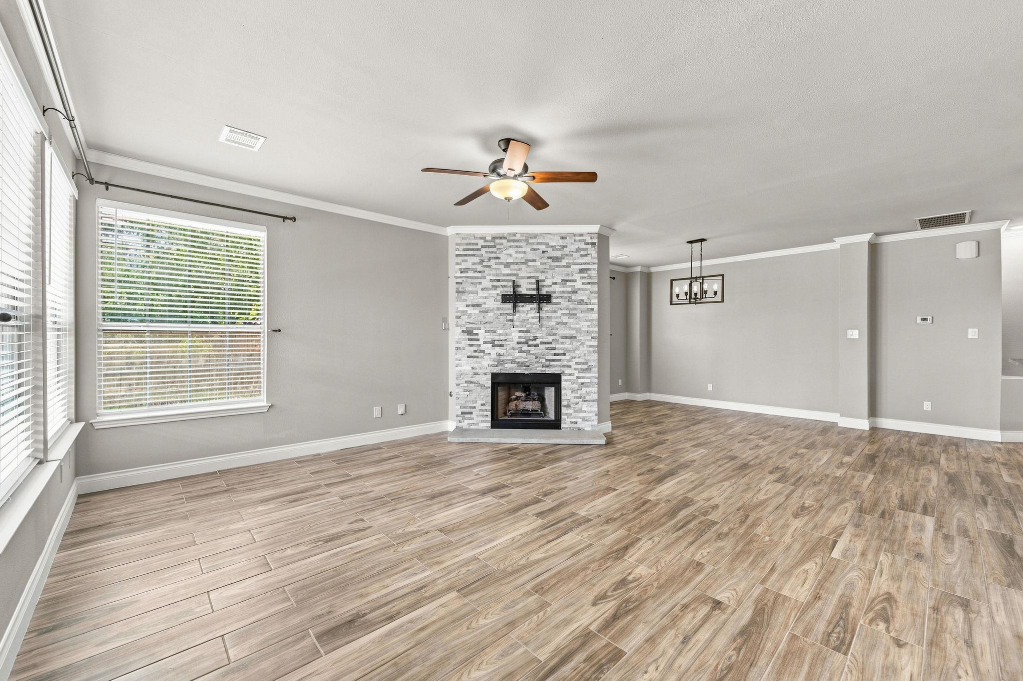 1600 Viki Lynn CT