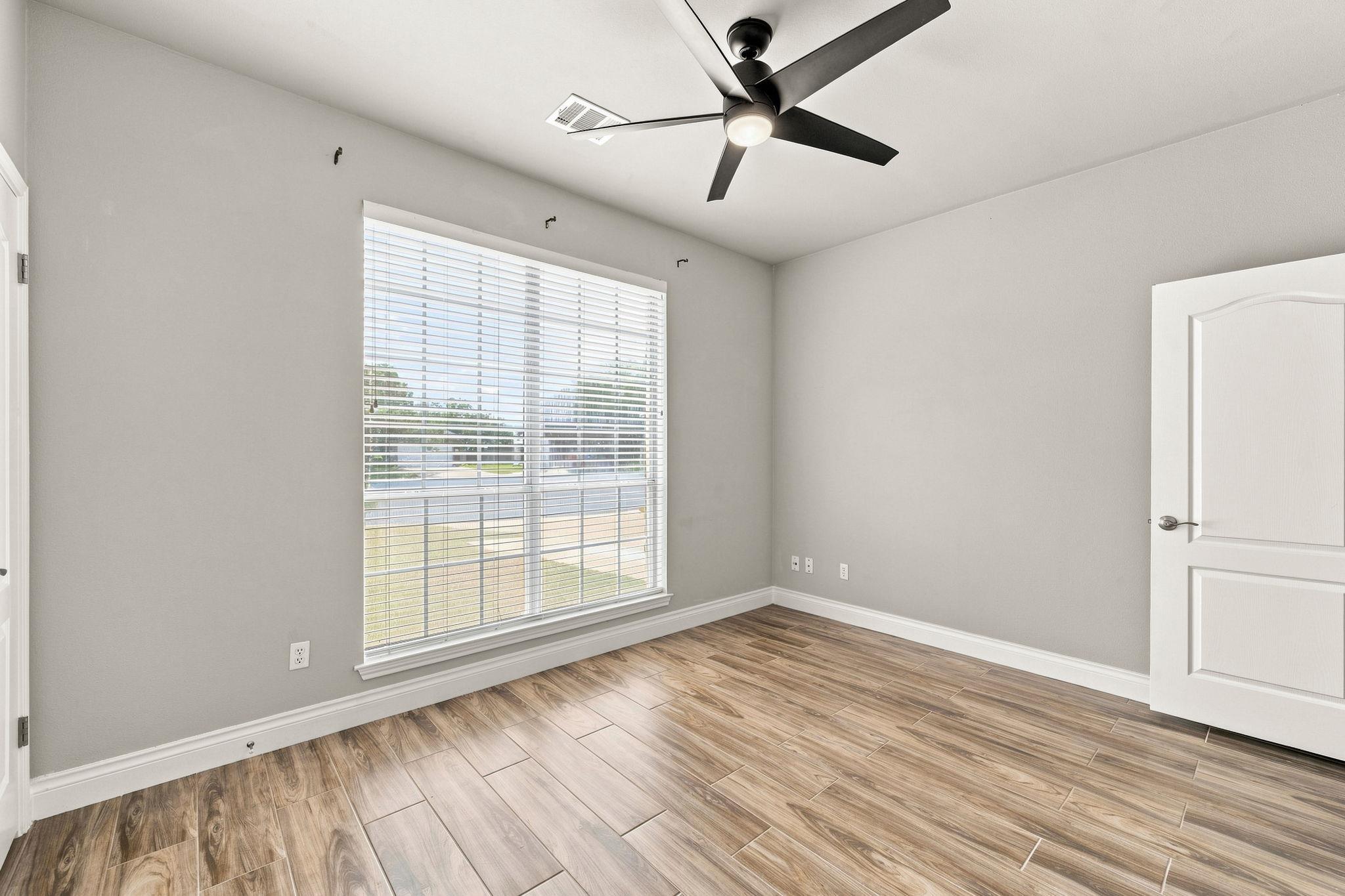 1600 Viki Lynn CT