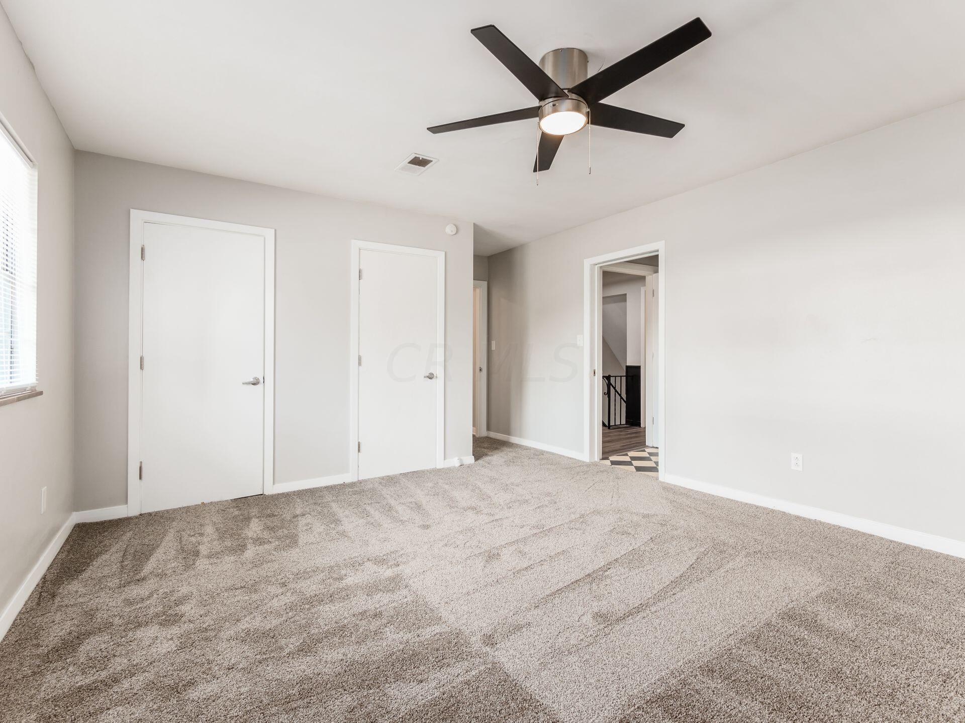 5596 N High Street, 5602