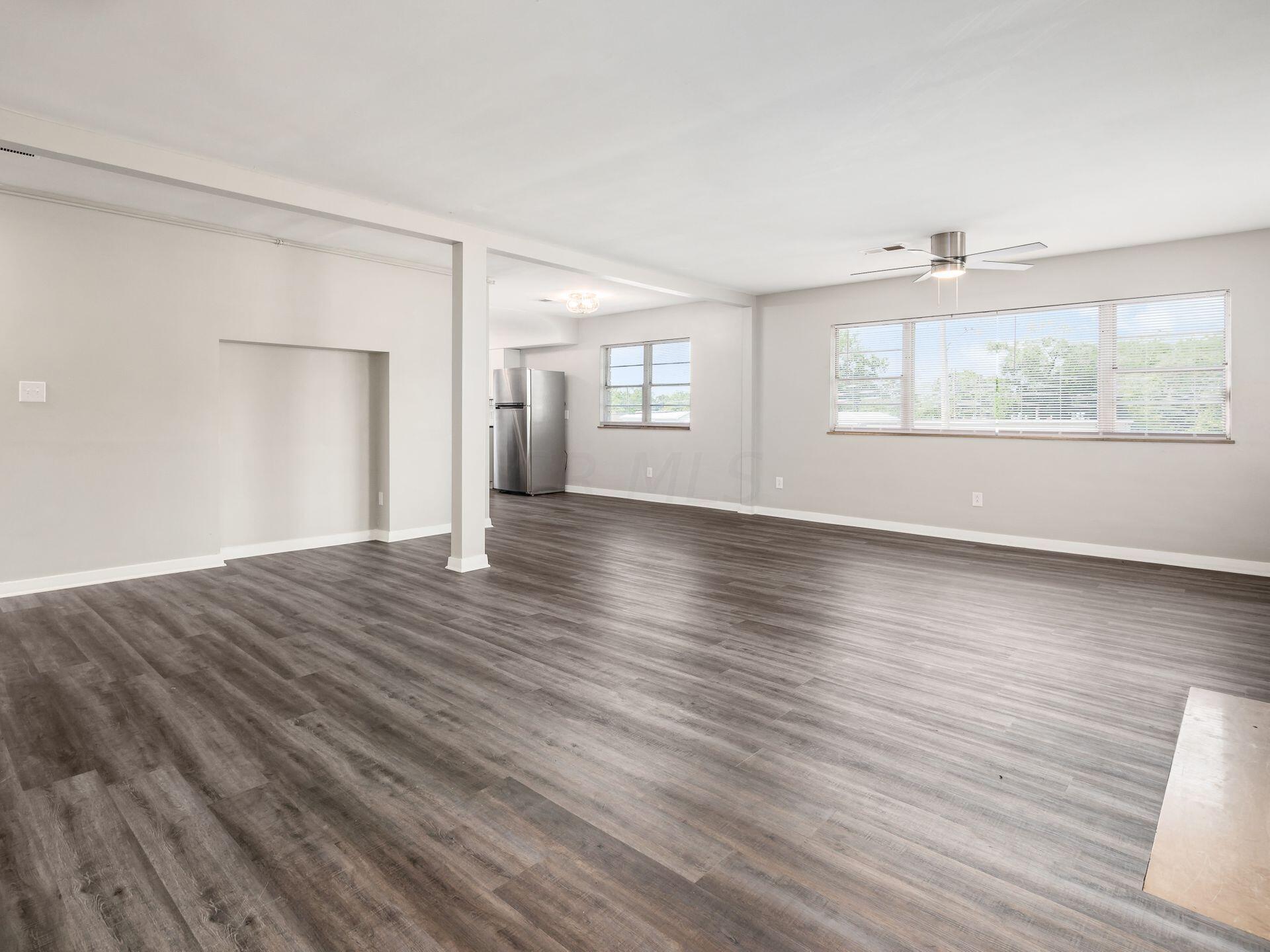 5596 N High Street, 5602