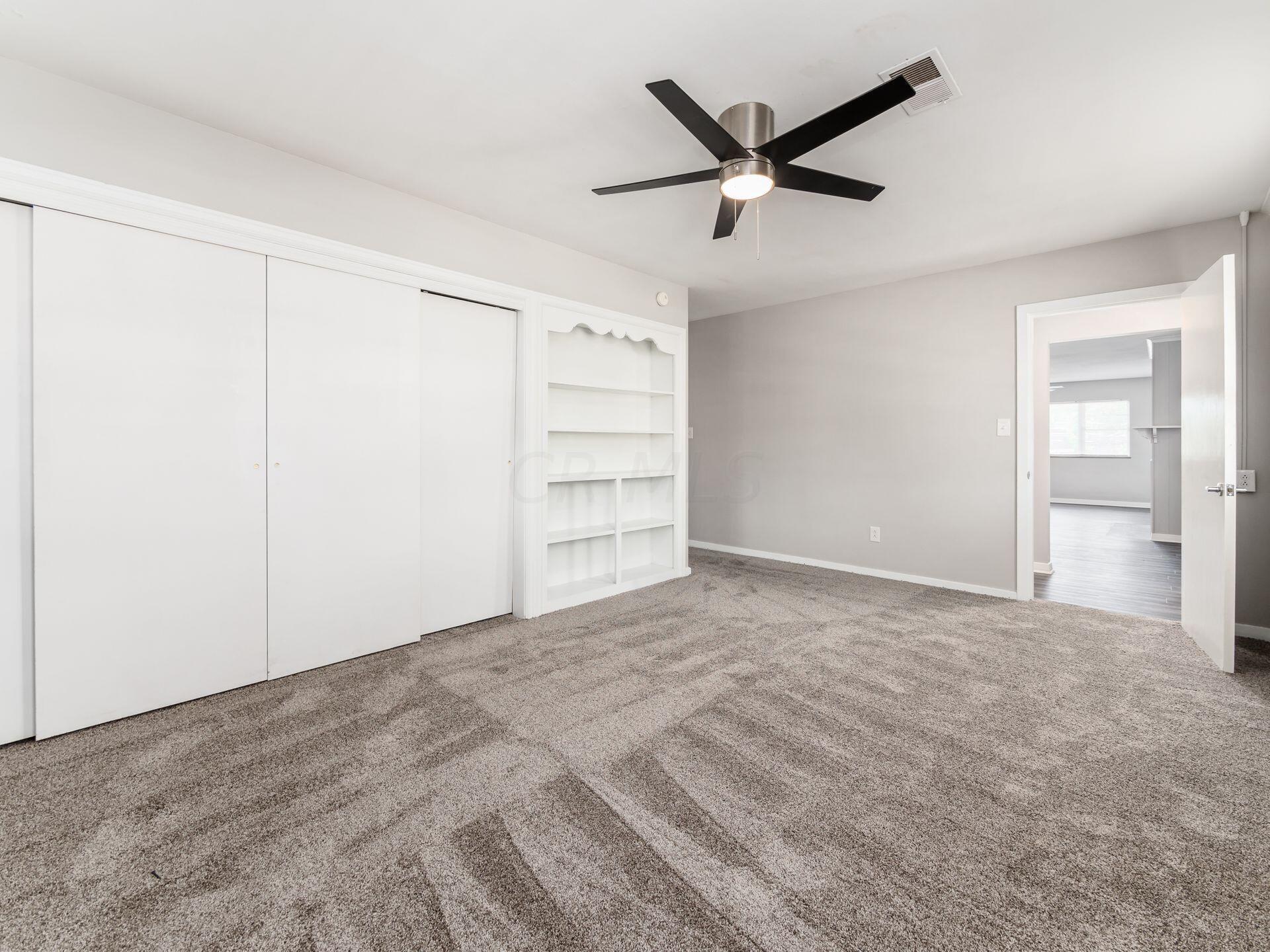 5596 N High Street, 5602