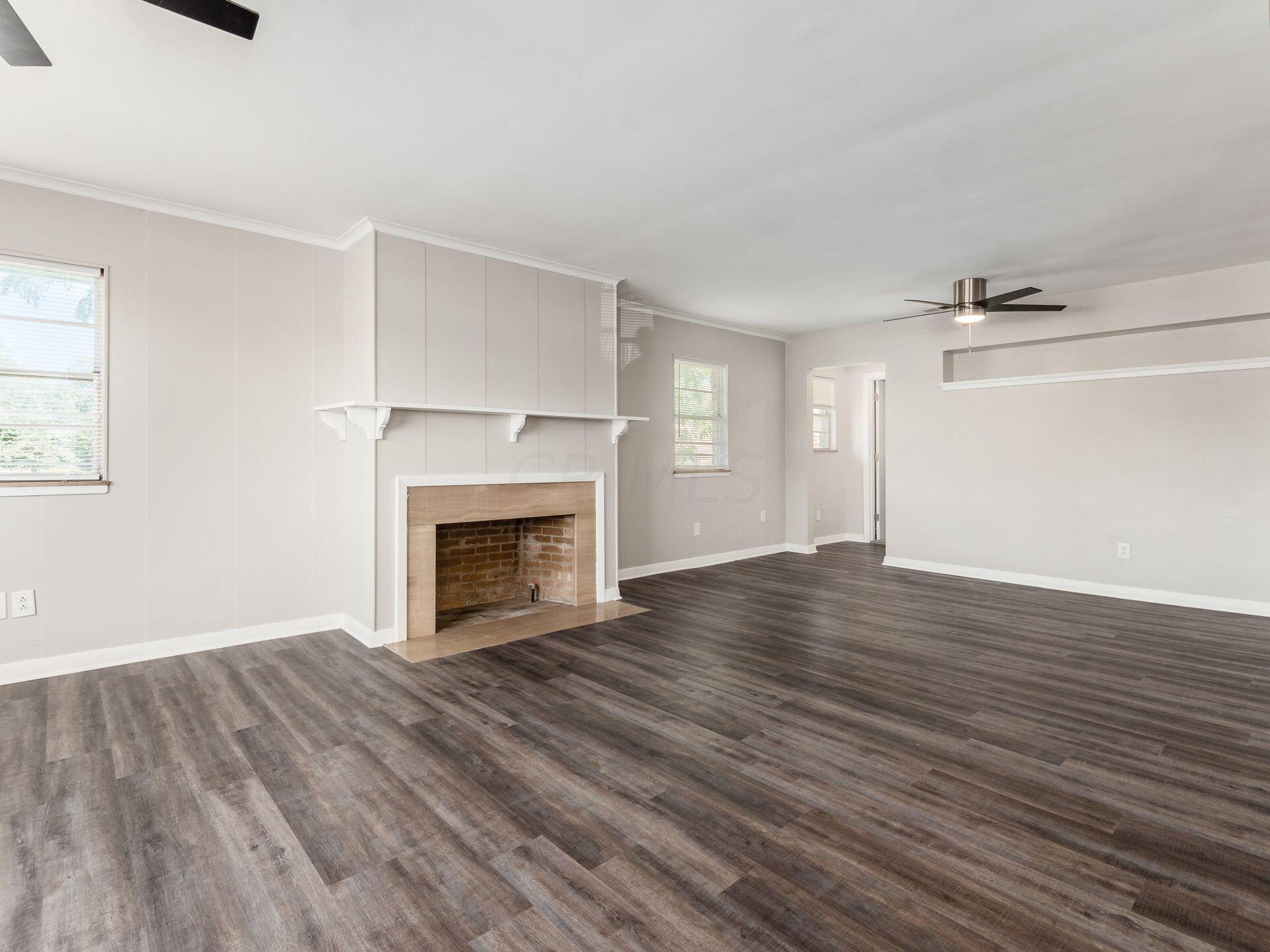5596 N High Street, 5602