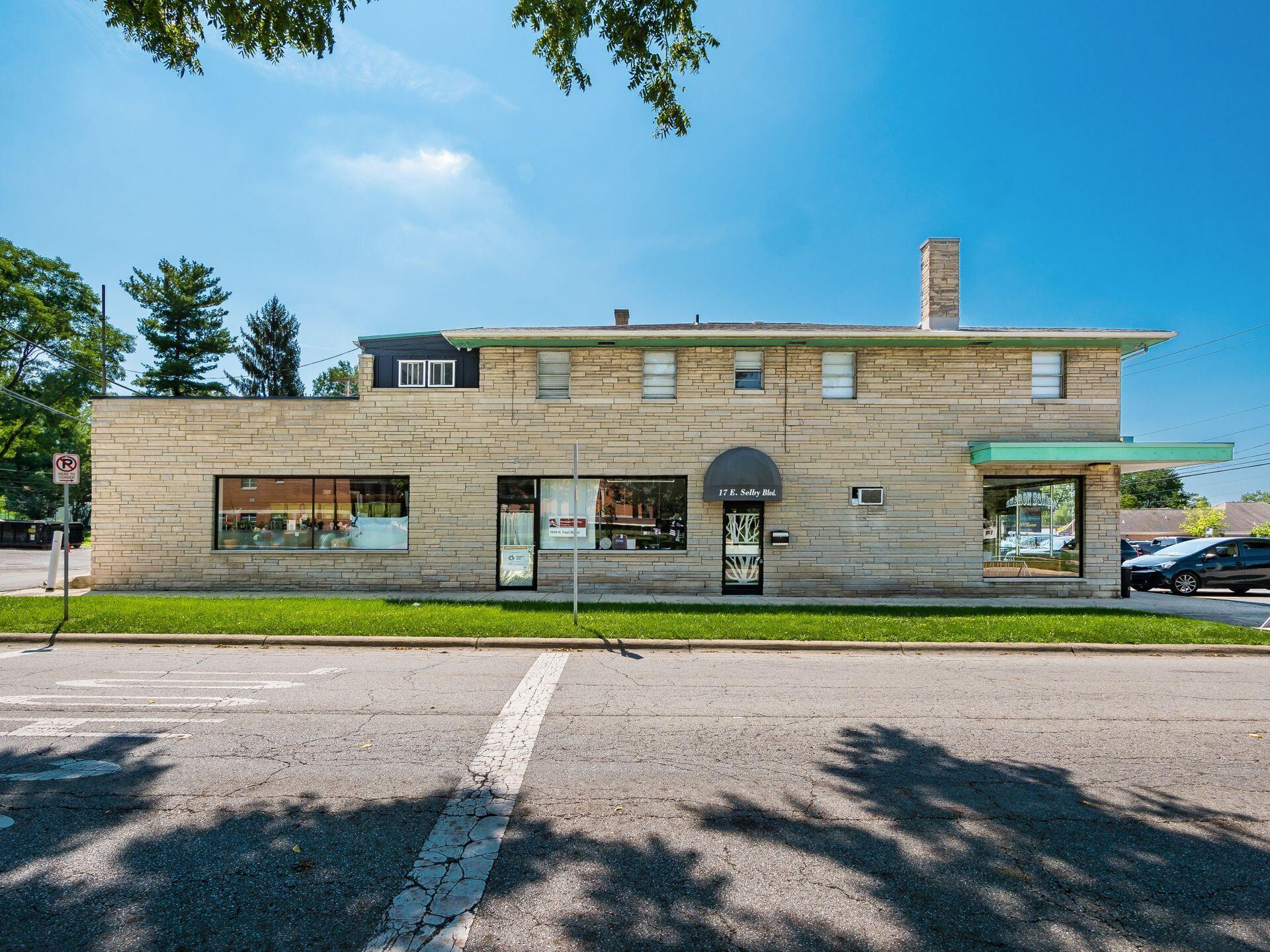 5596 N High Street, 5602