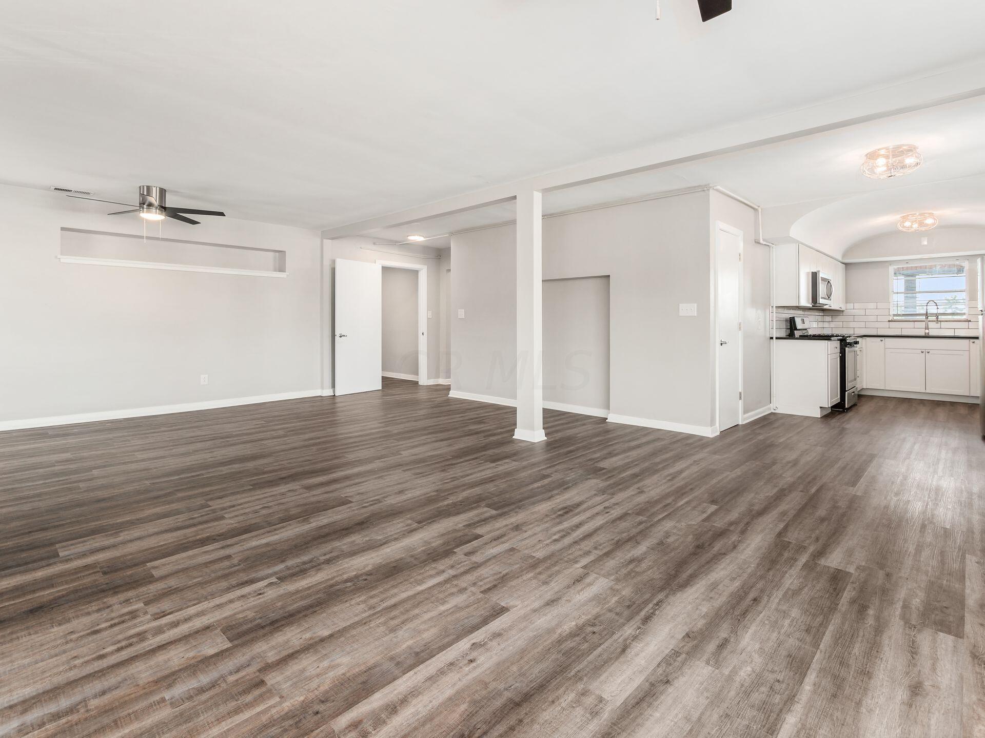 5596 N High Street, 5602