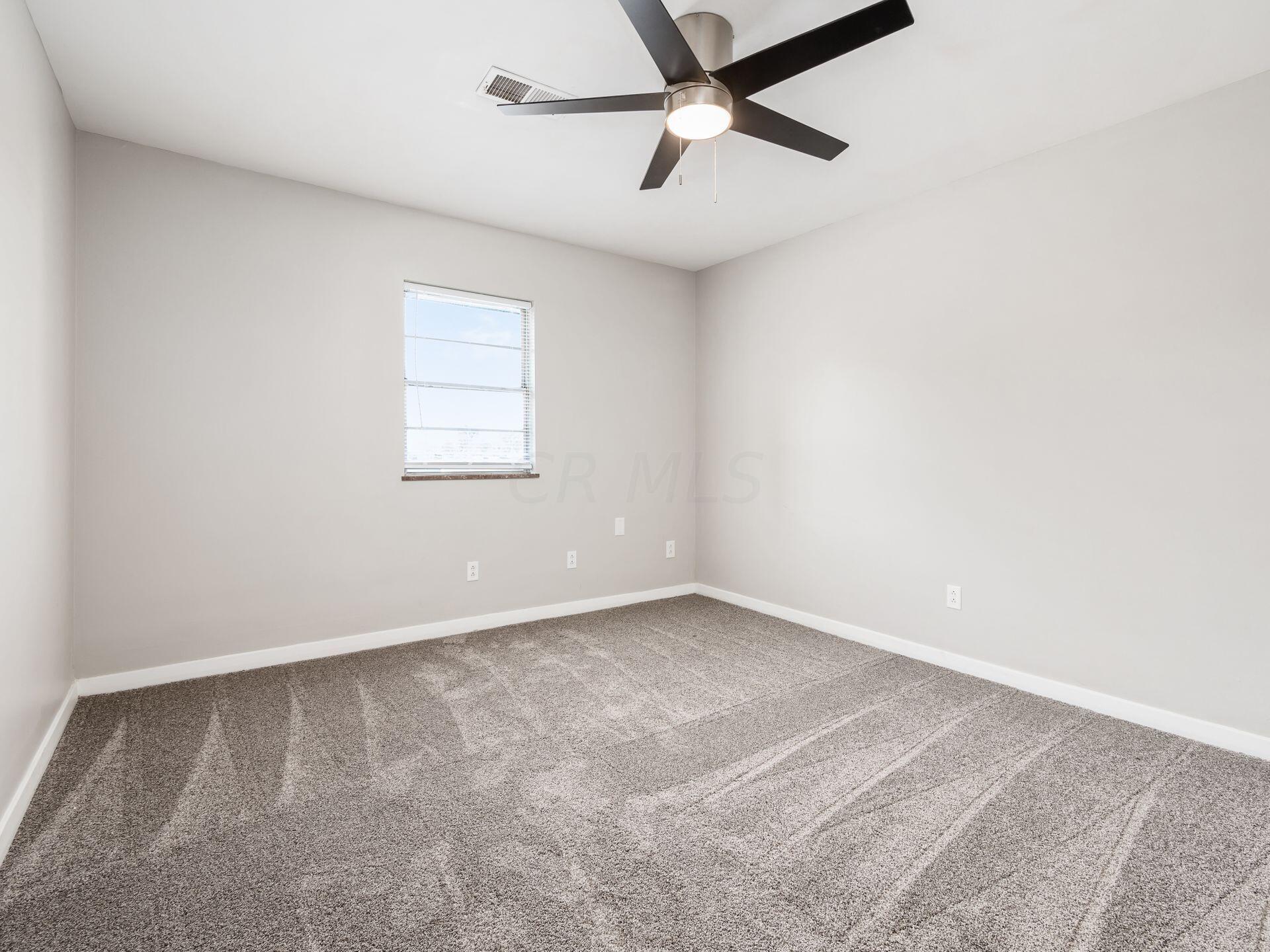 5596 N High Street, 5602