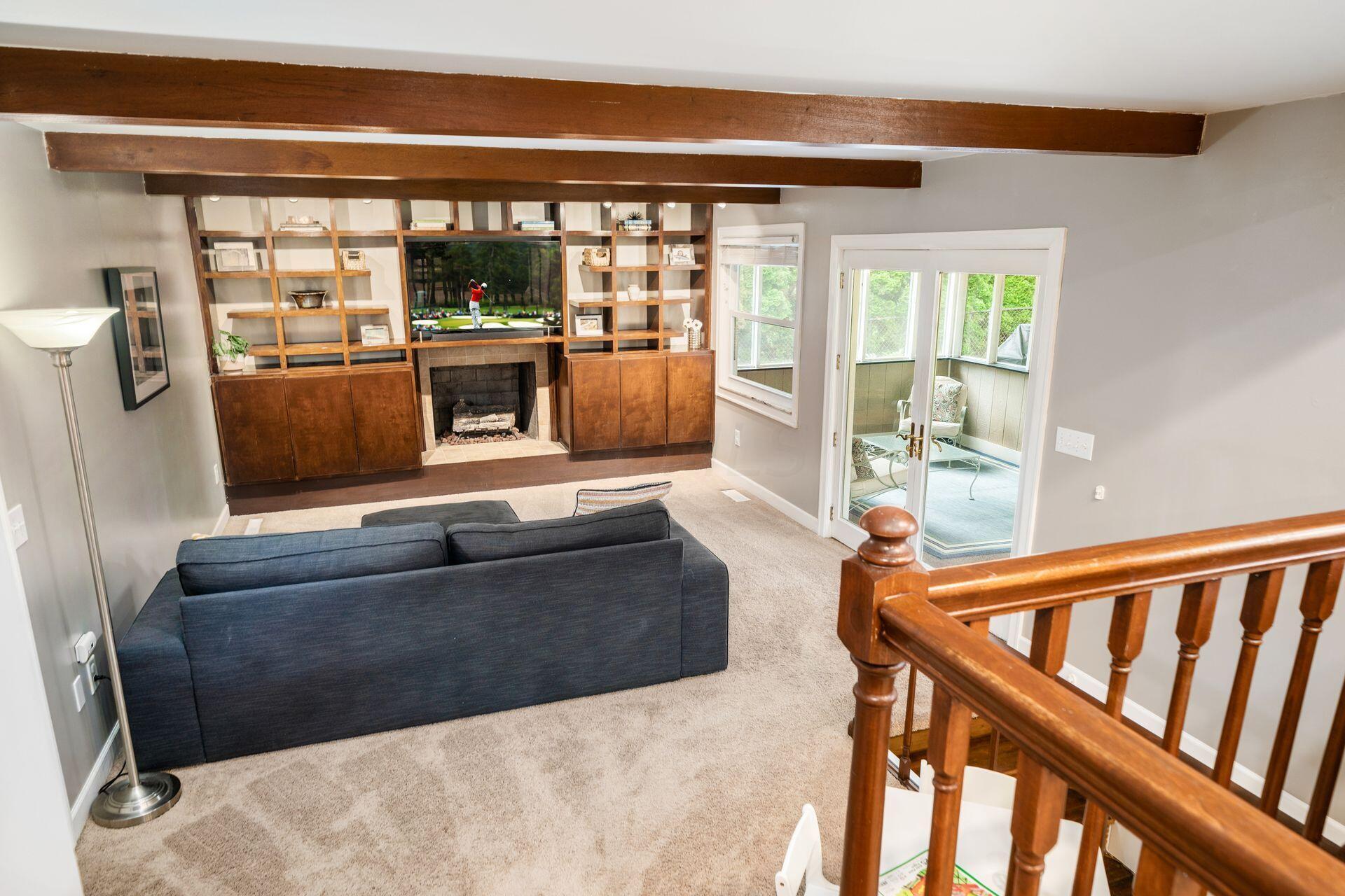 3829 Lindhurst Road