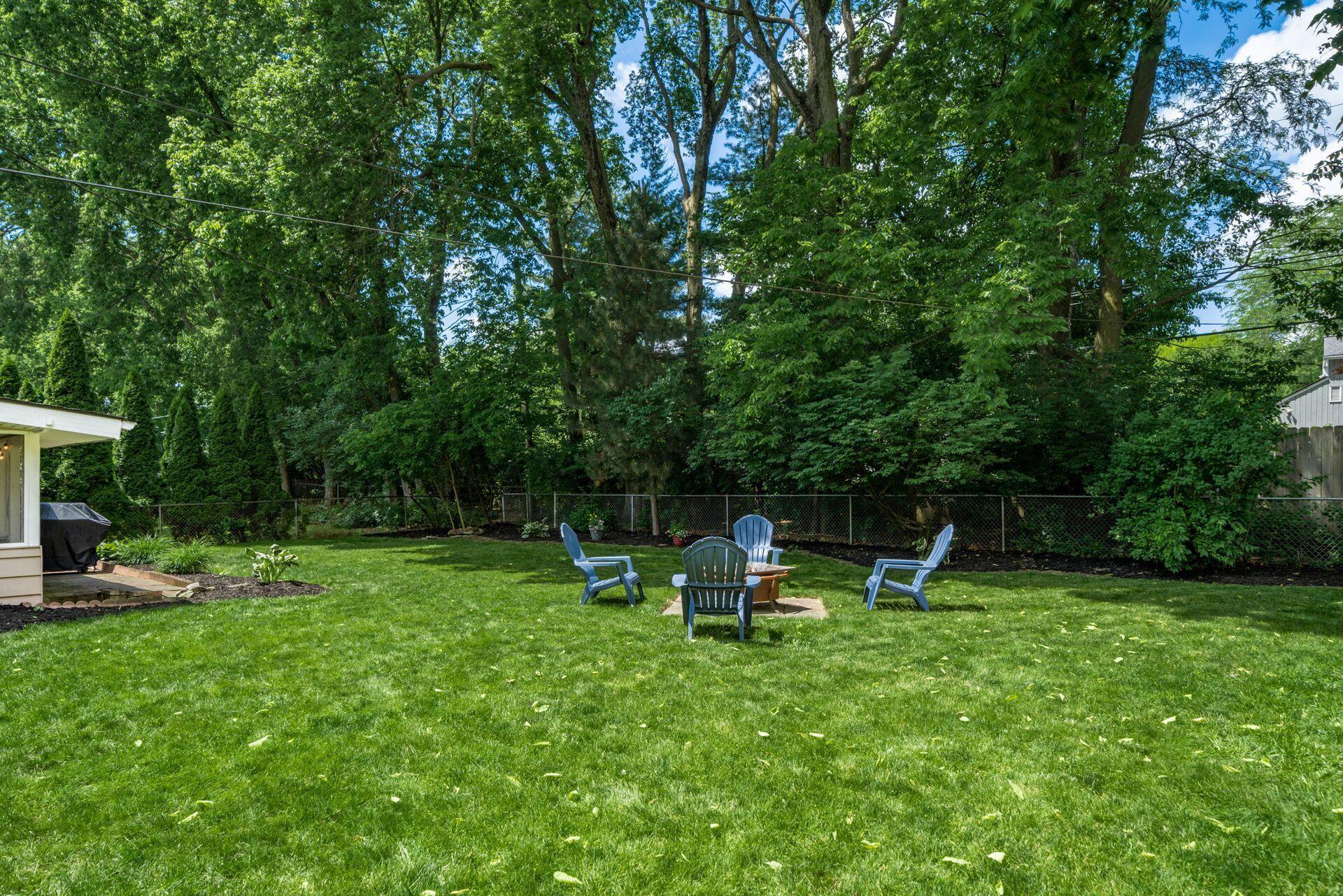 3829 Lindhurst Road