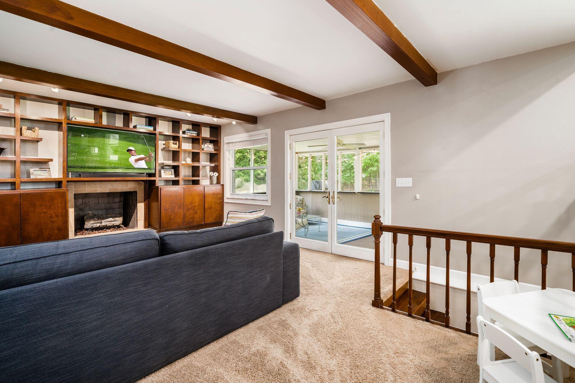 3829 Lindhurst Road