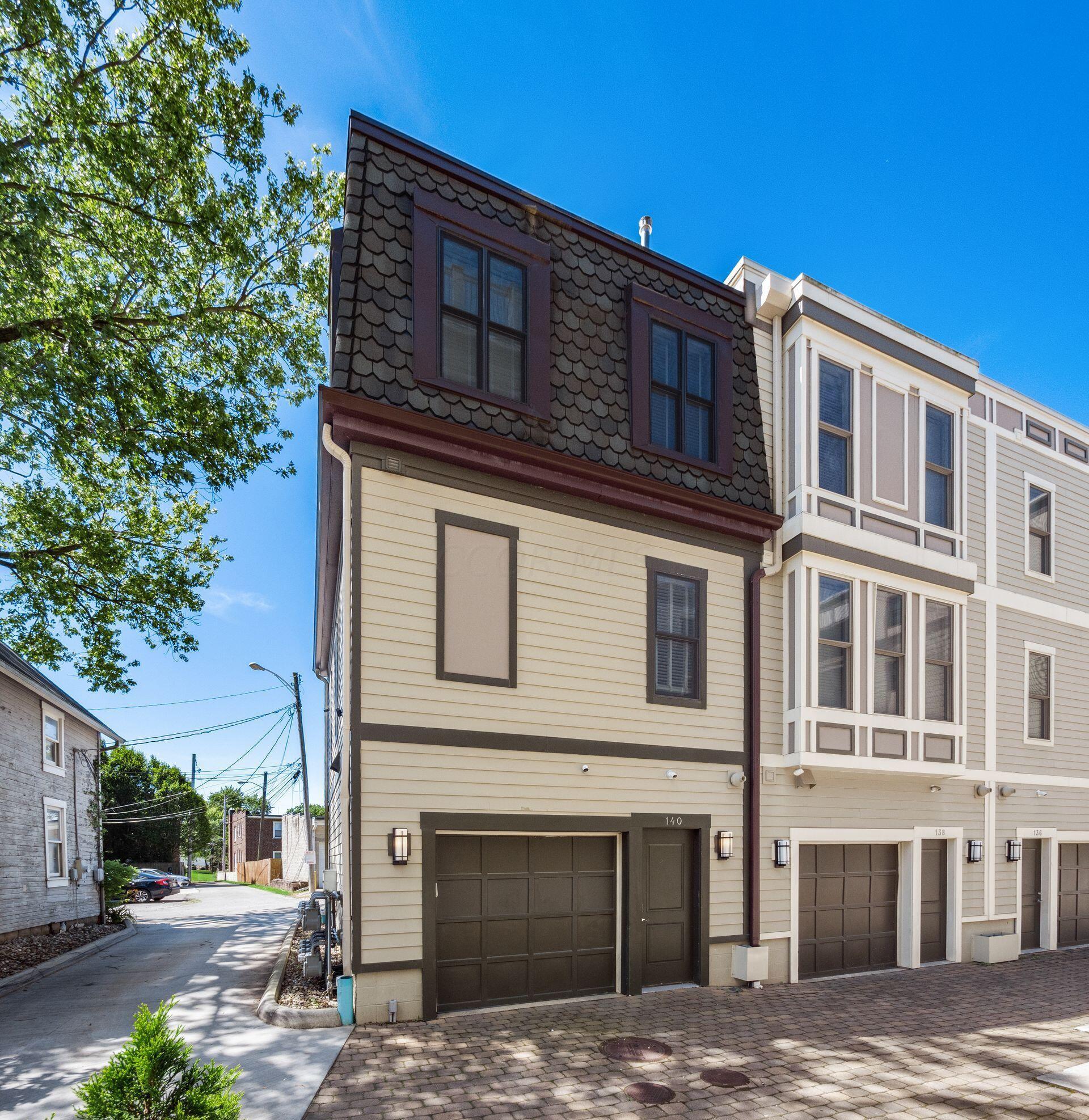 140 E Greenwood Avenue