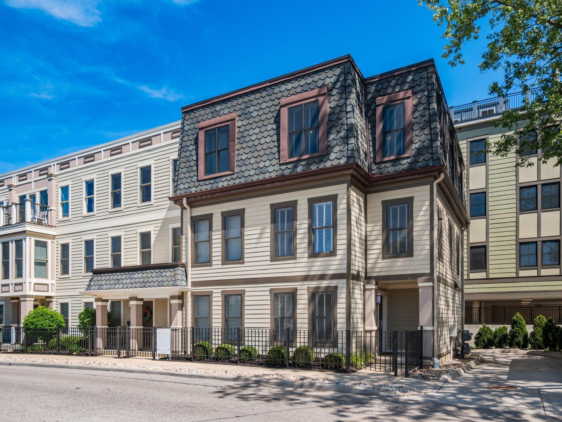 140 E Greenwood Avenue