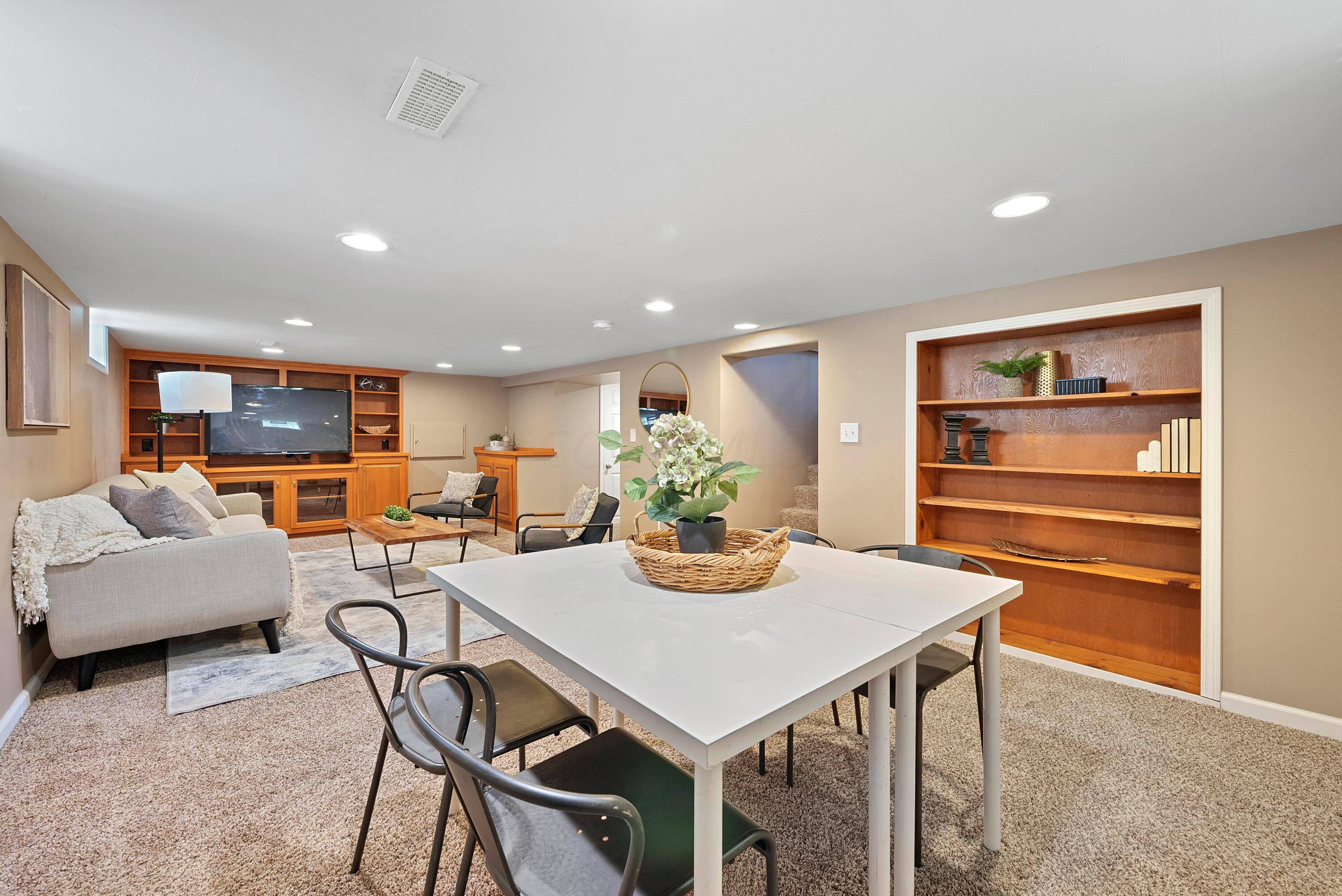 4479 Sellers Avenue