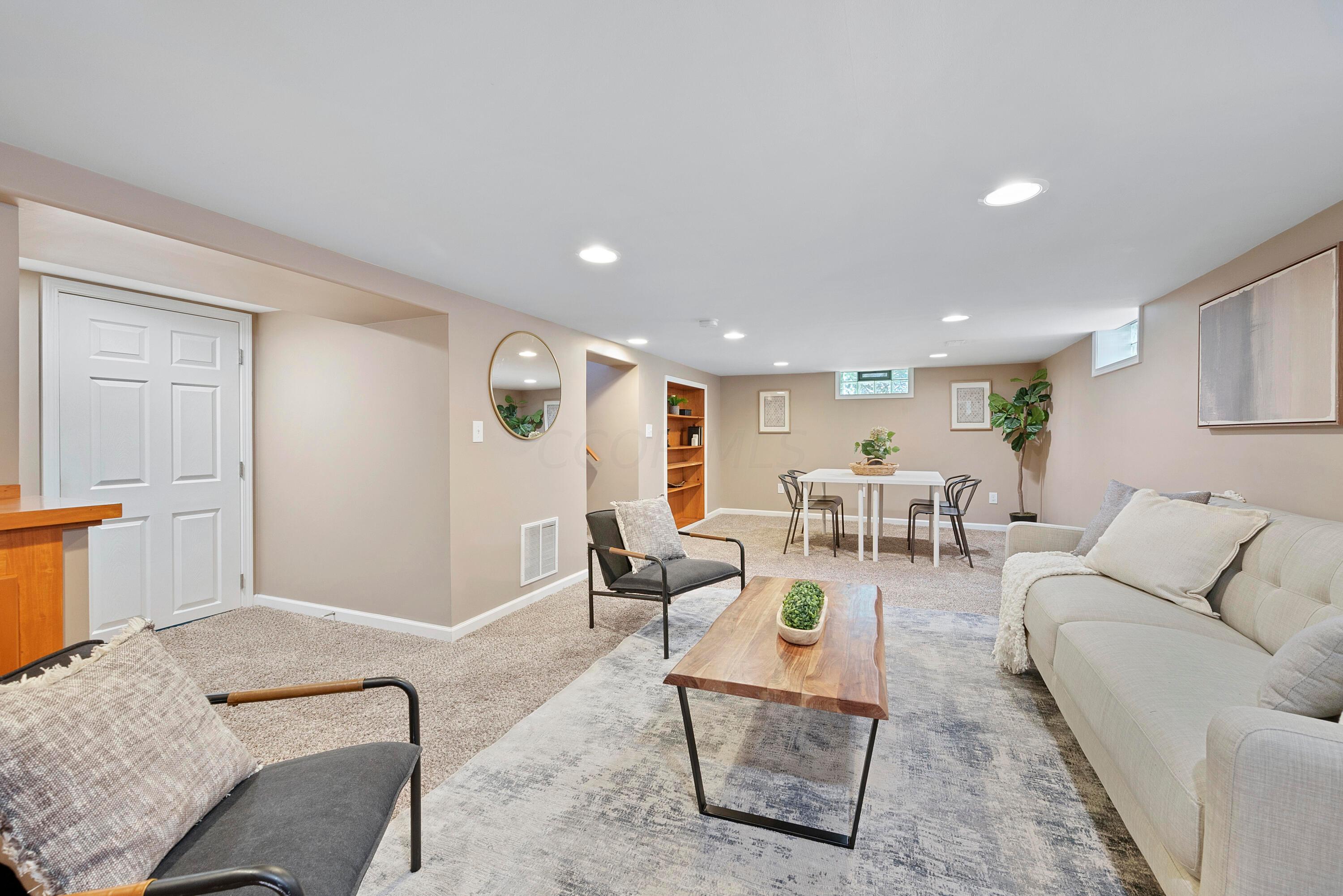 4479 Sellers Avenue