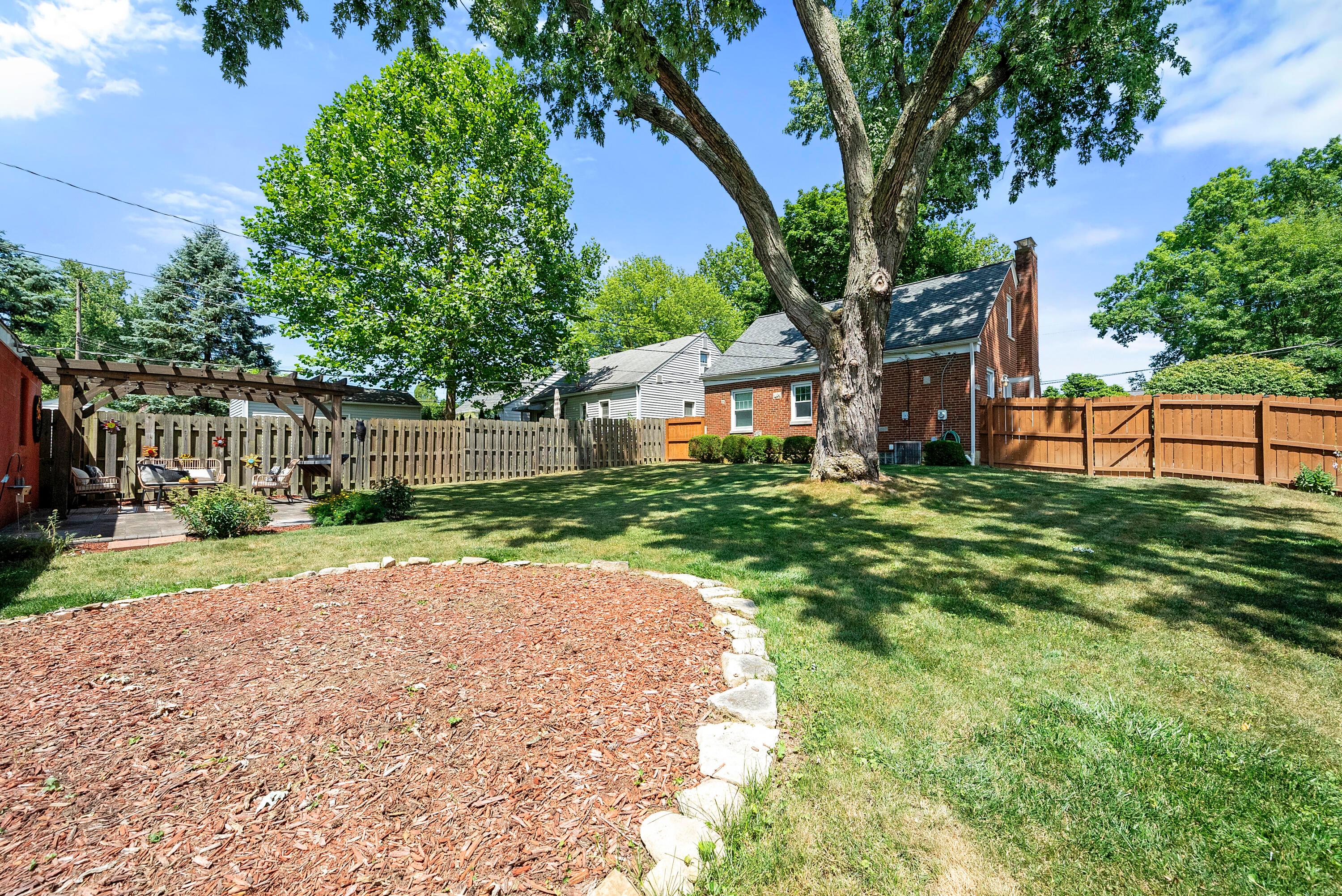 4479 Sellers Avenue