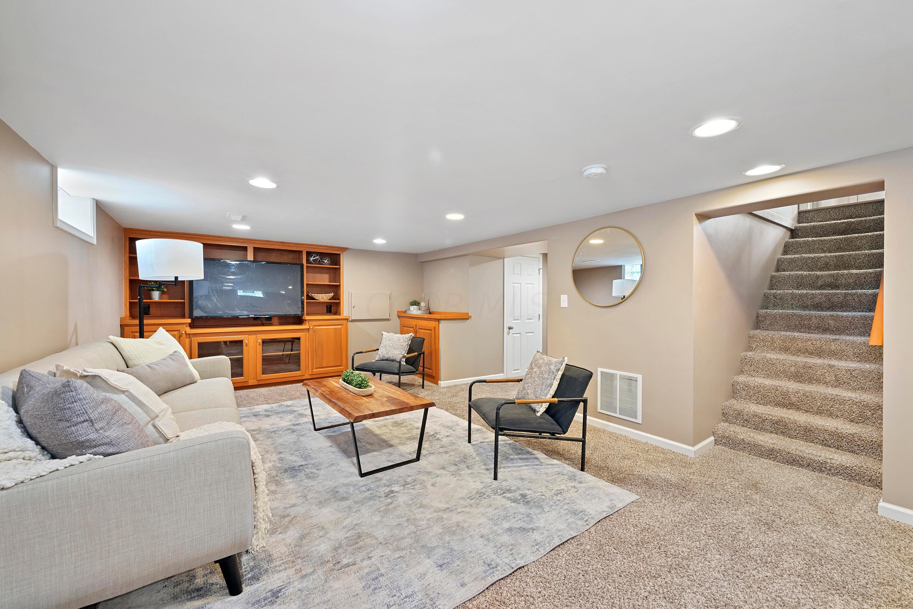 4479 Sellers Avenue