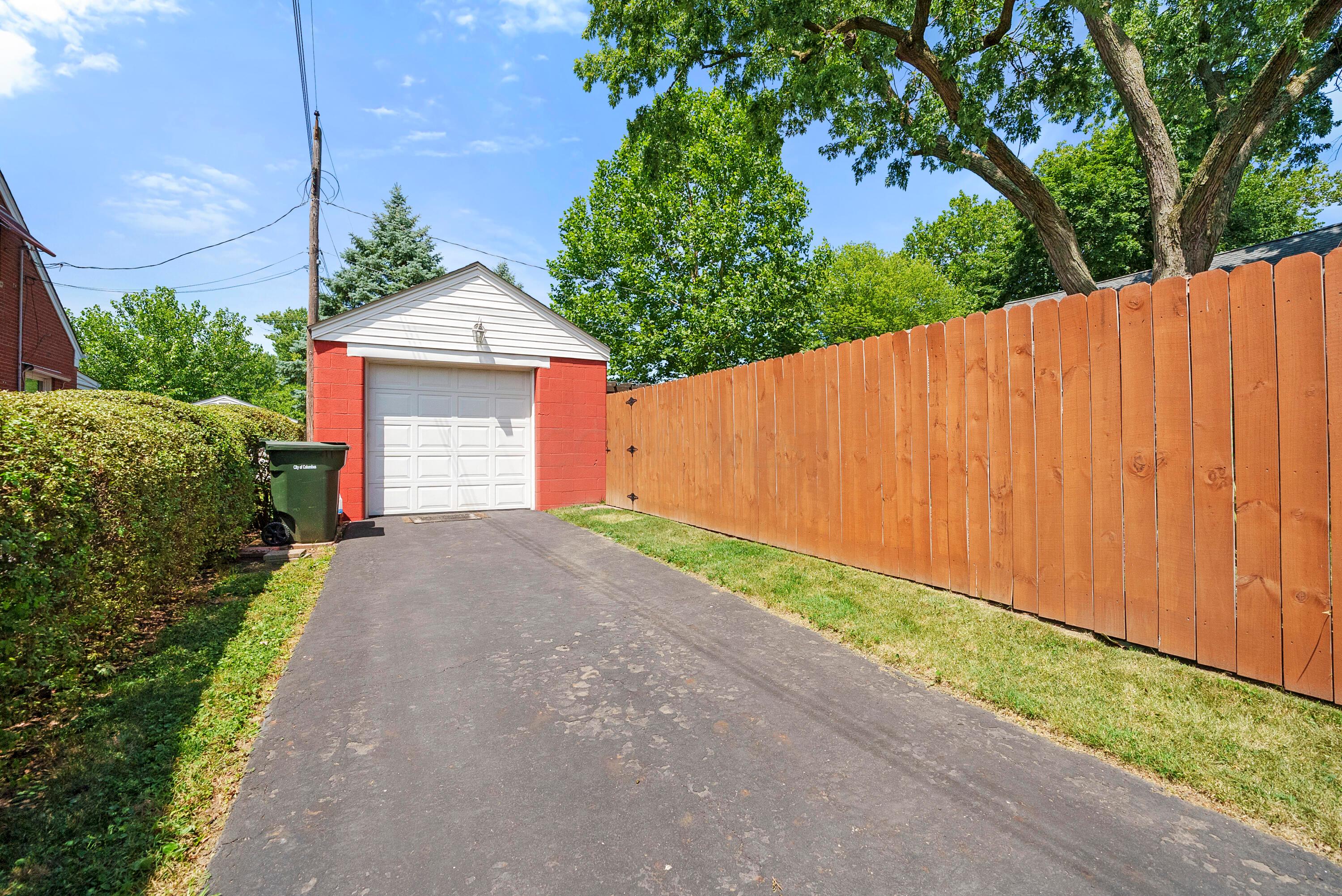 4479 Sellers Avenue