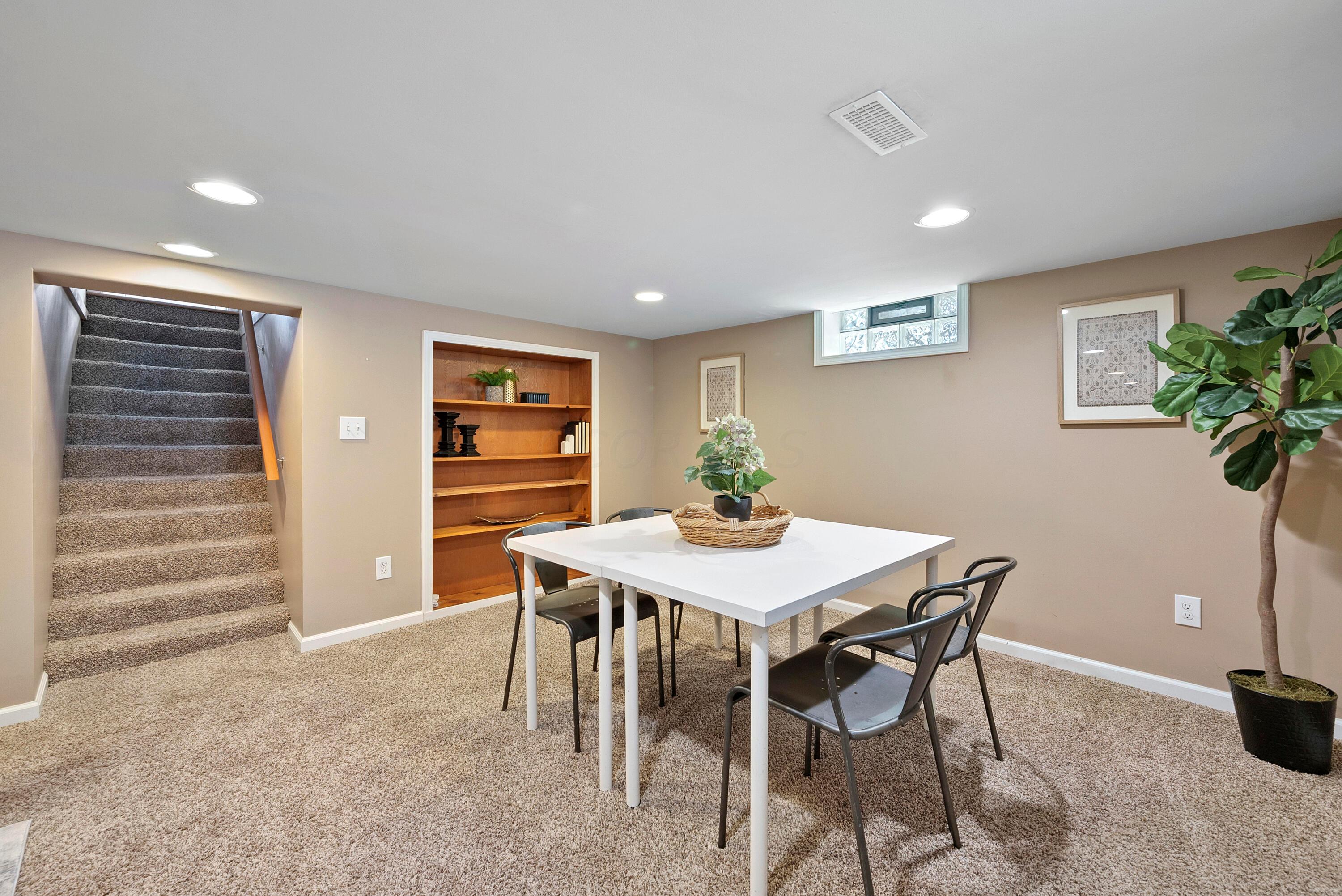 4479 Sellers Avenue