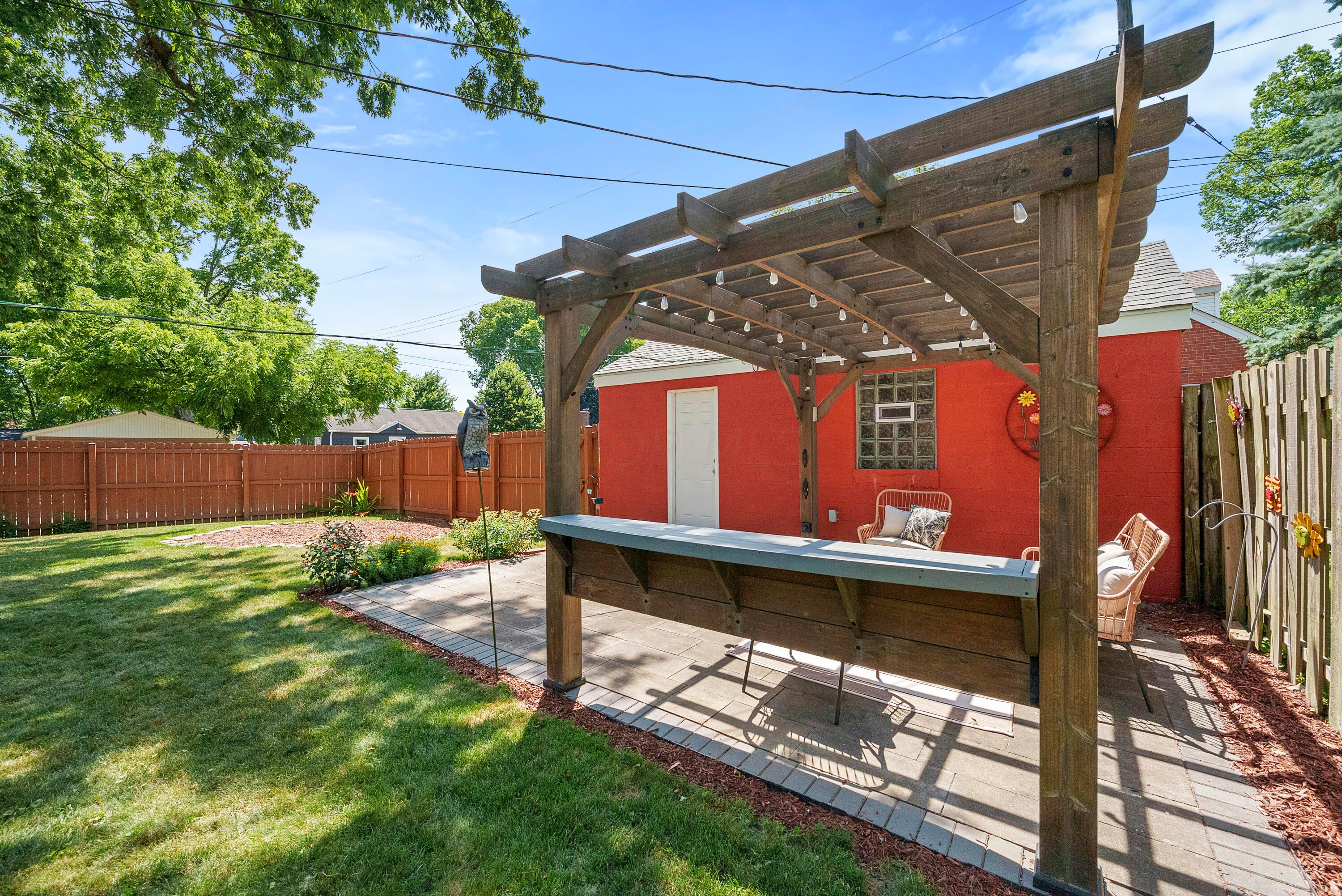 4479 Sellers Avenue