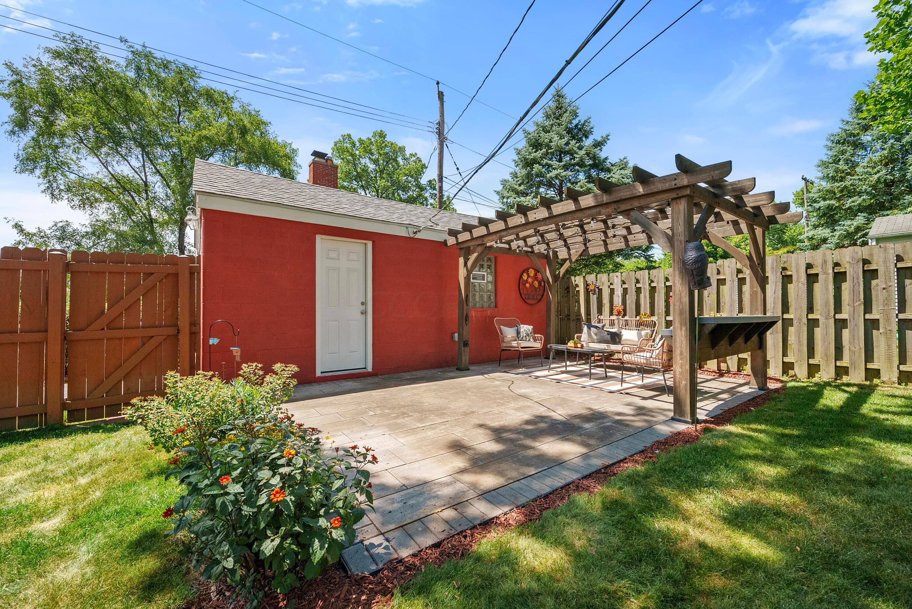 4479 Sellers Avenue