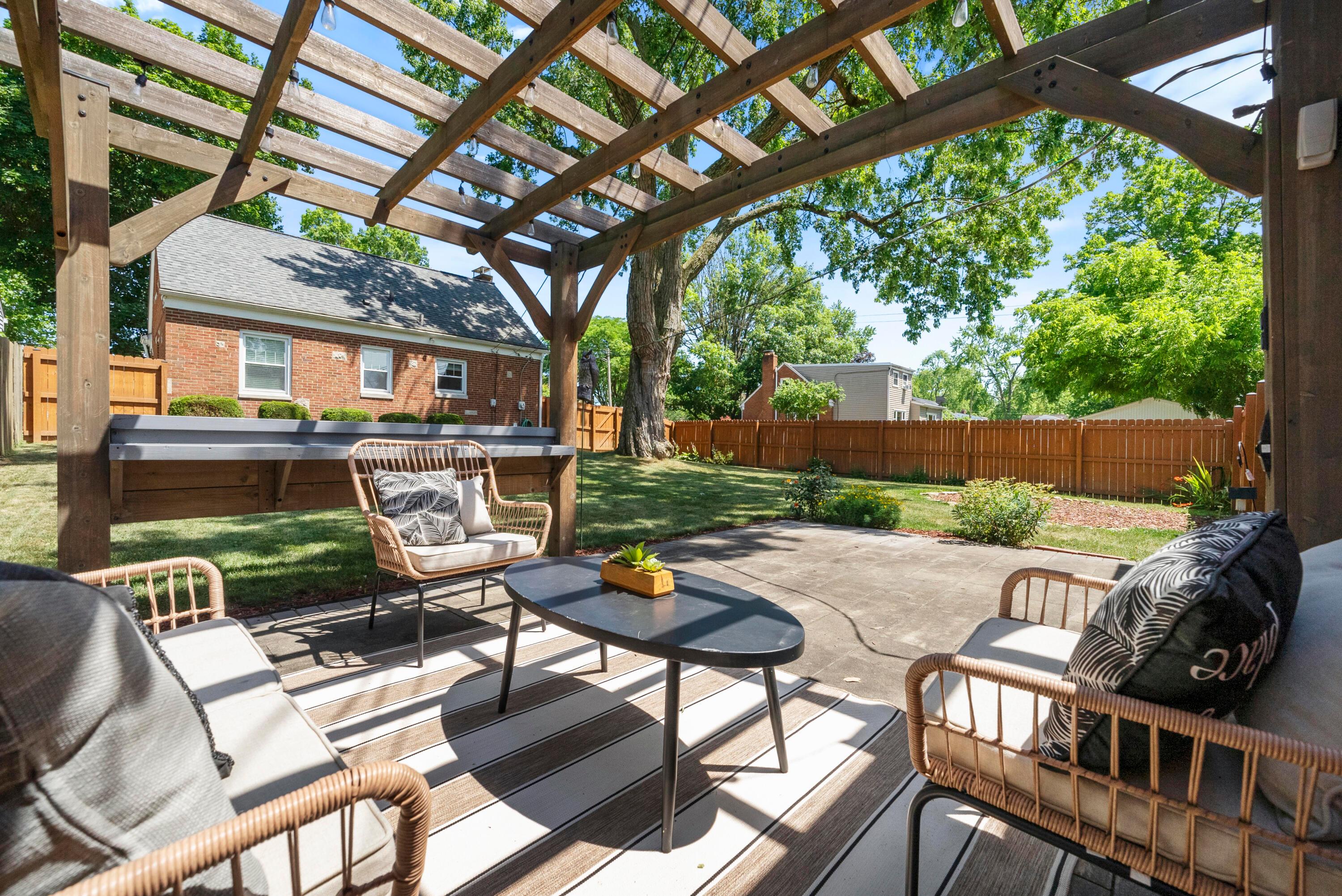 4479 Sellers Avenue