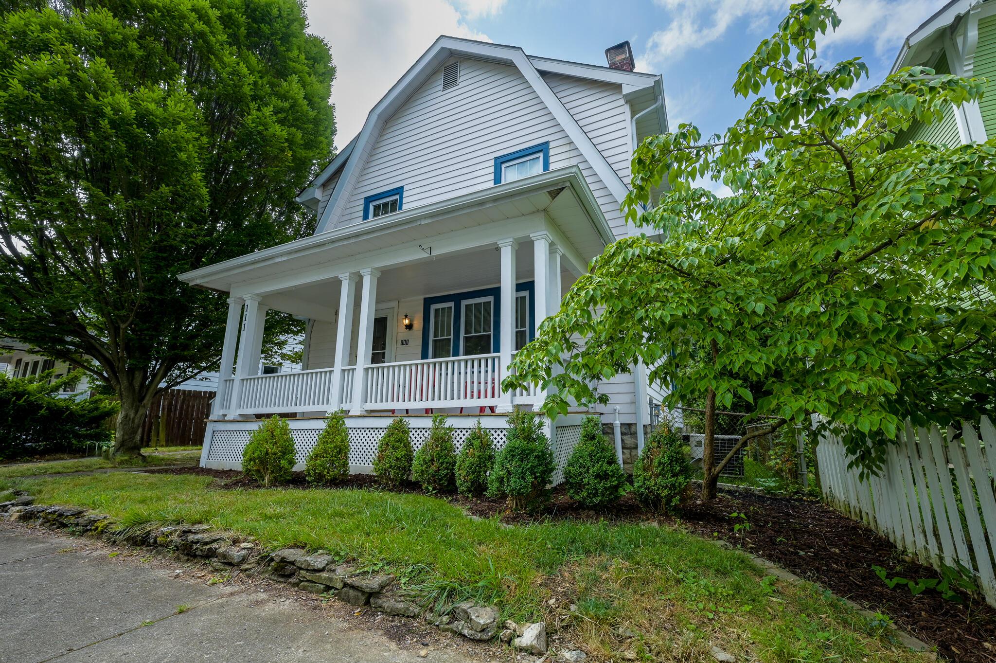 111 W Longview Avenue