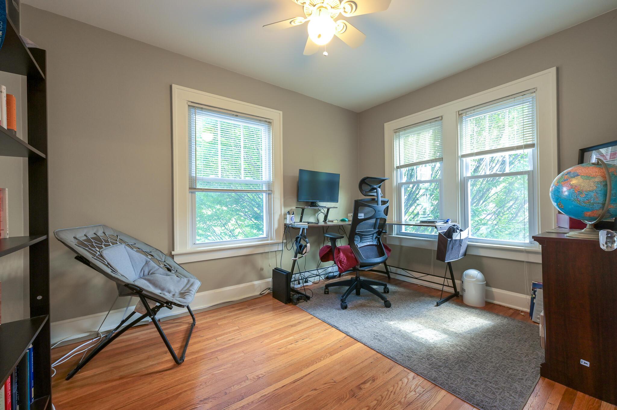 111 W Longview Avenue