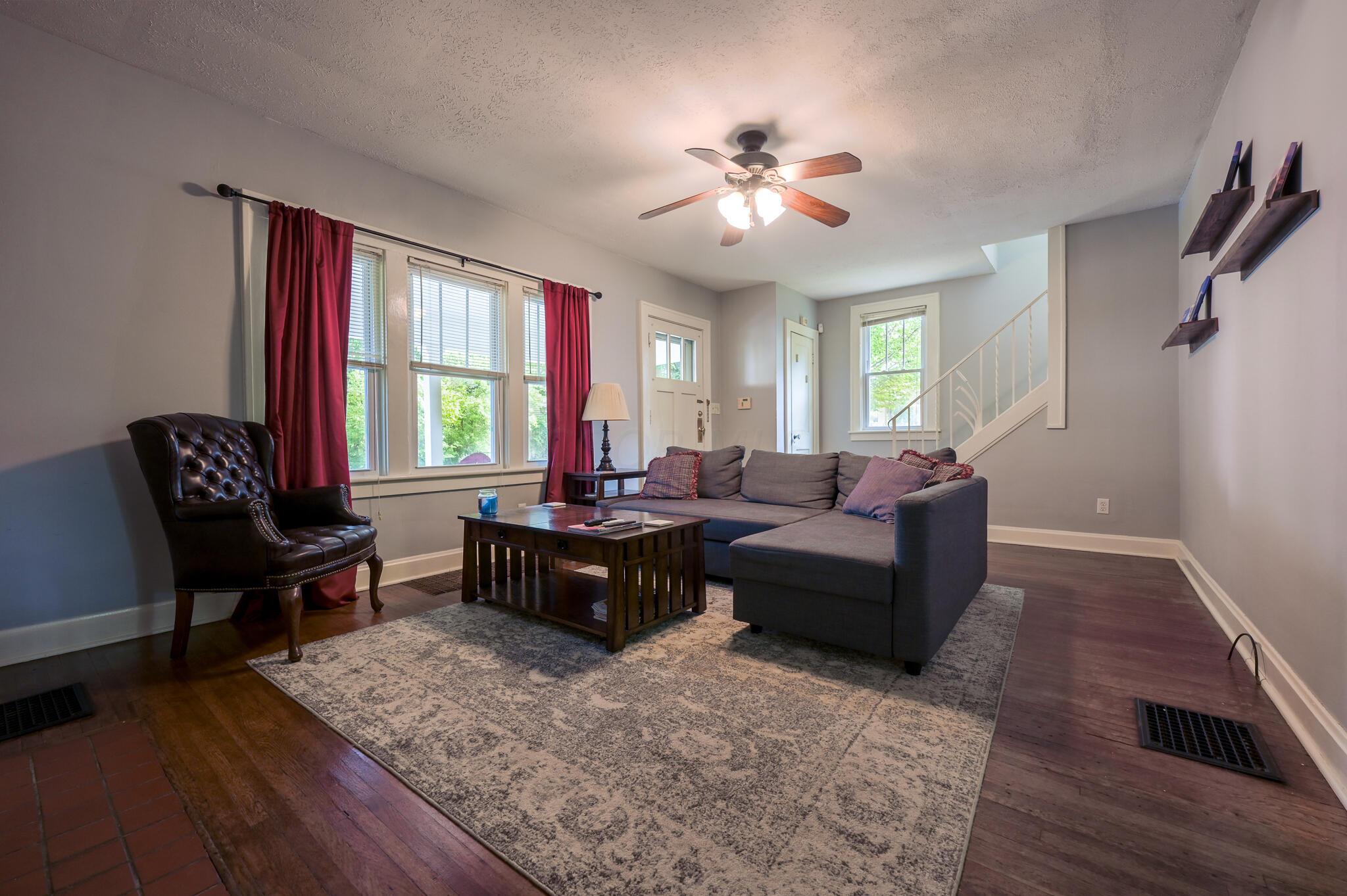 111 W Longview Avenue