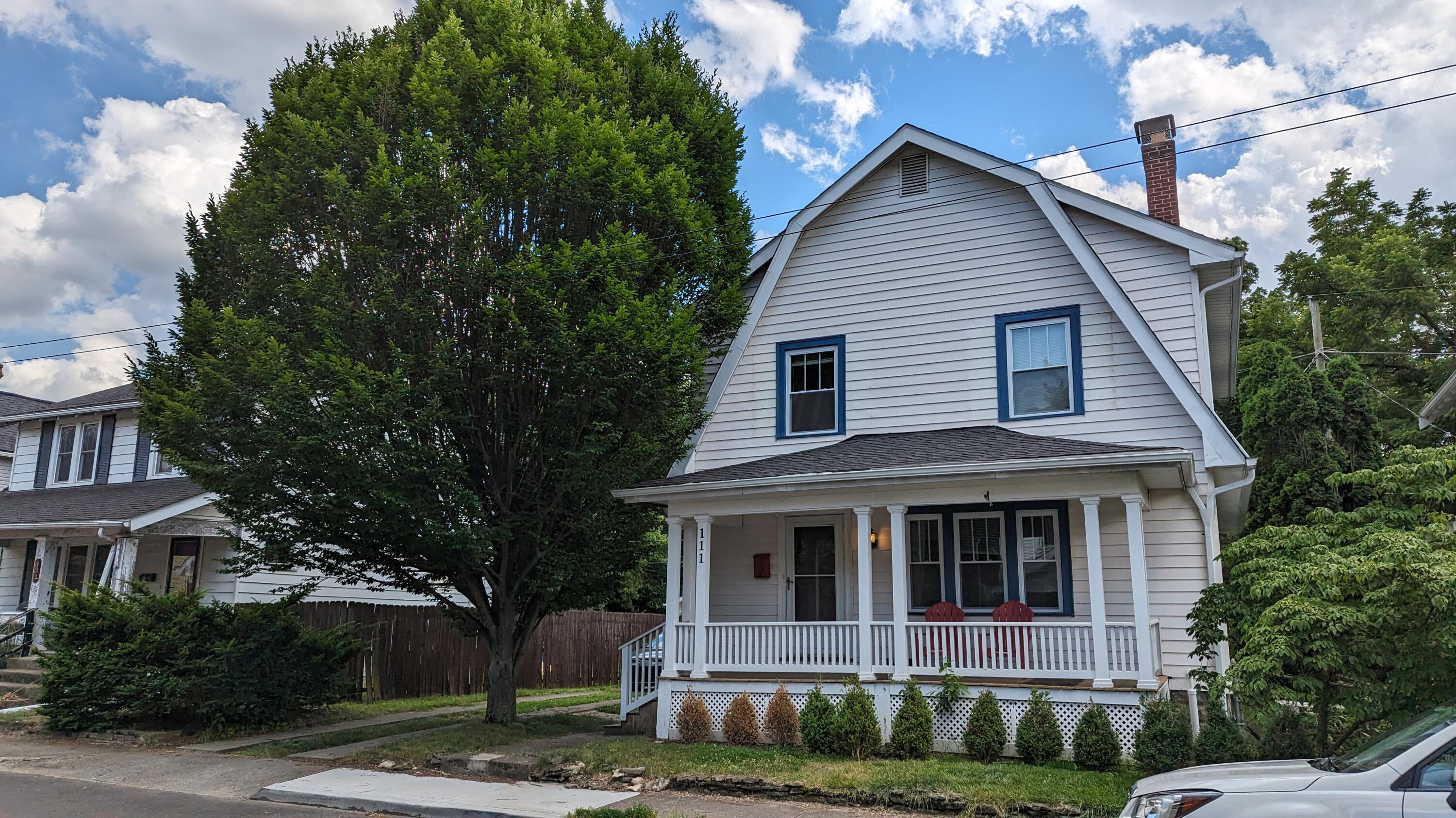 111 W Longview Avenue