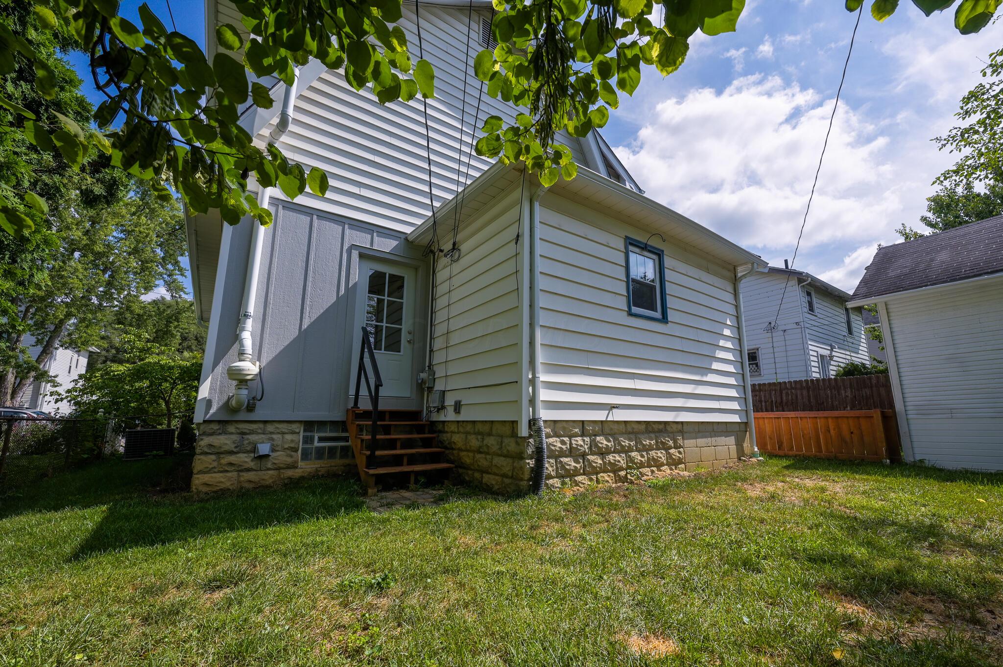 111 W Longview Avenue