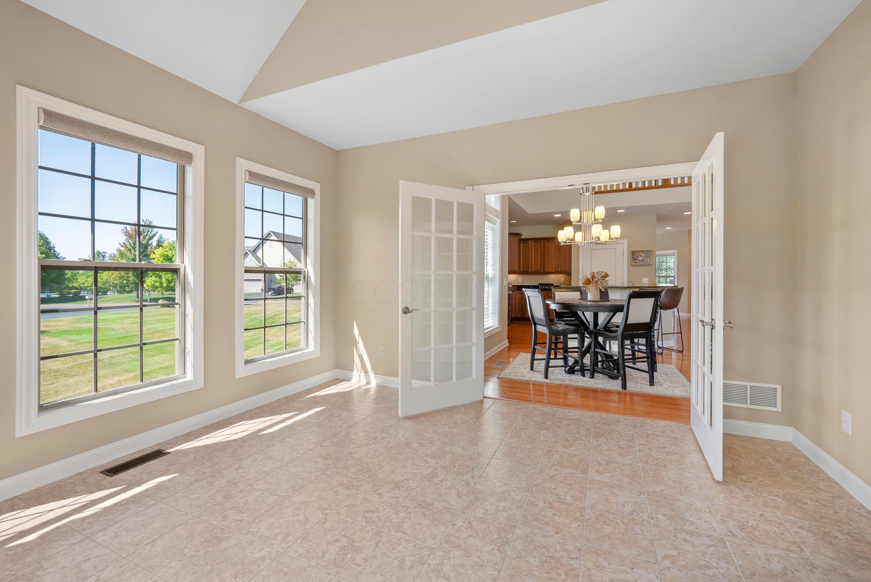 4909 Scenic Creek Drive