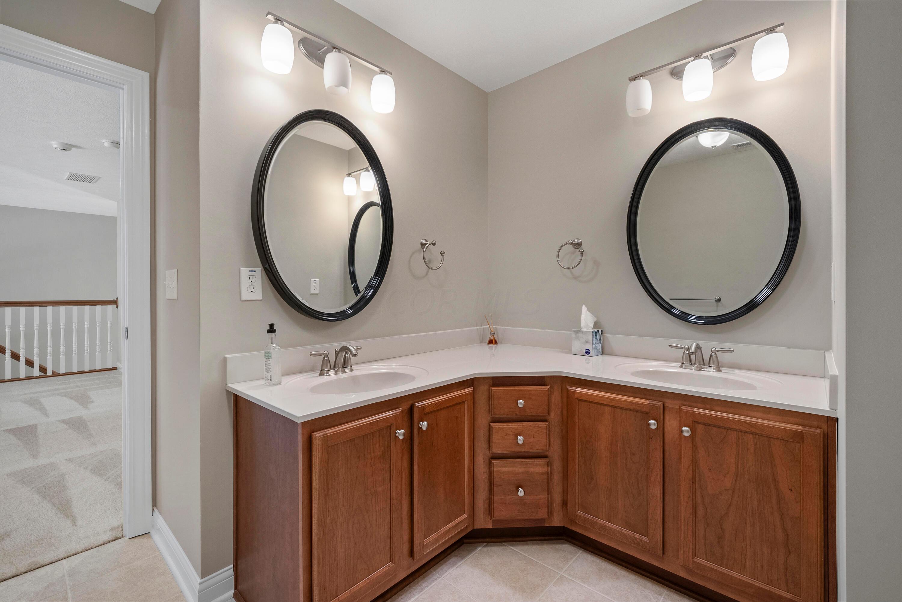 4909 Scenic Creek Drive