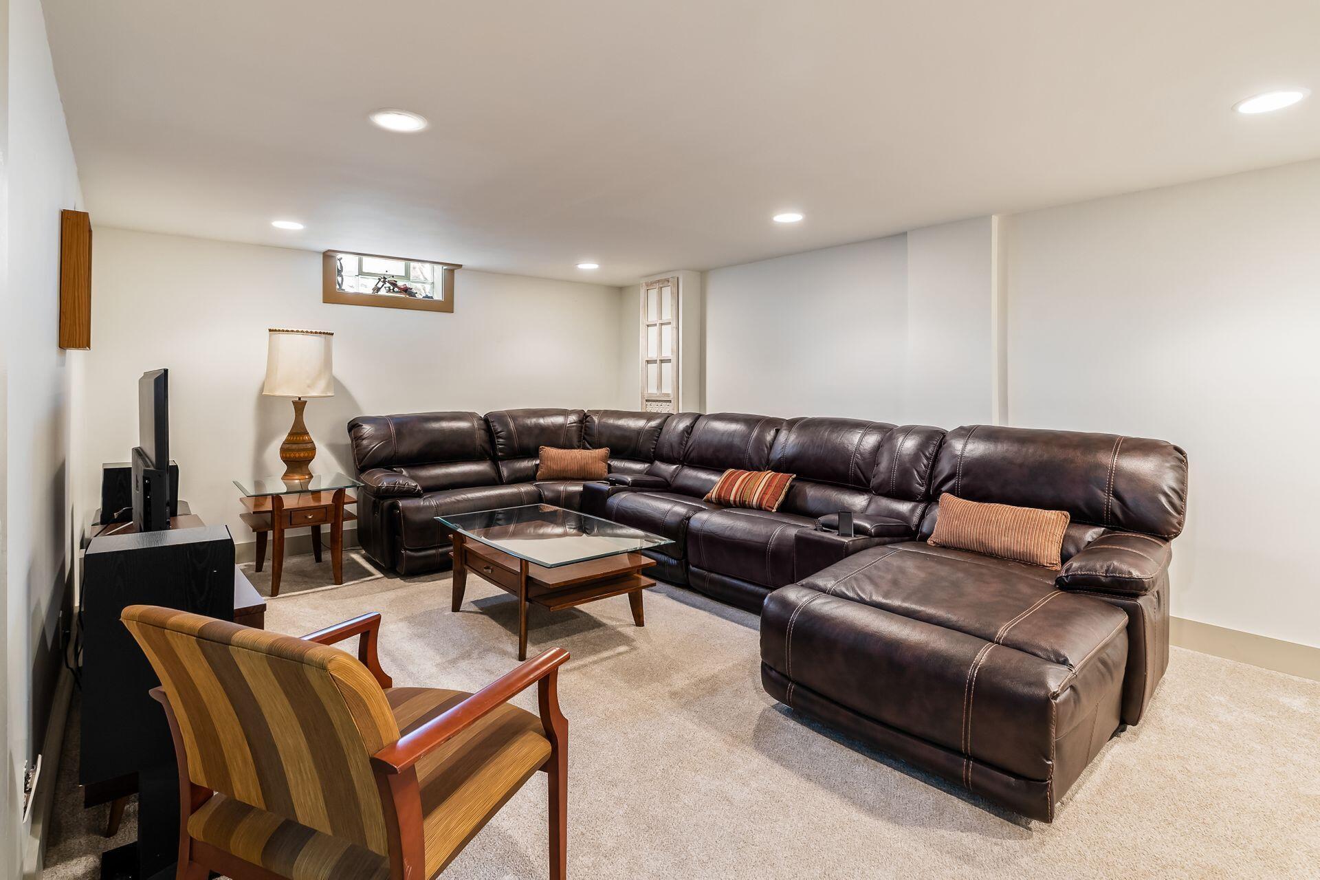 749 Fleetrun Avenue